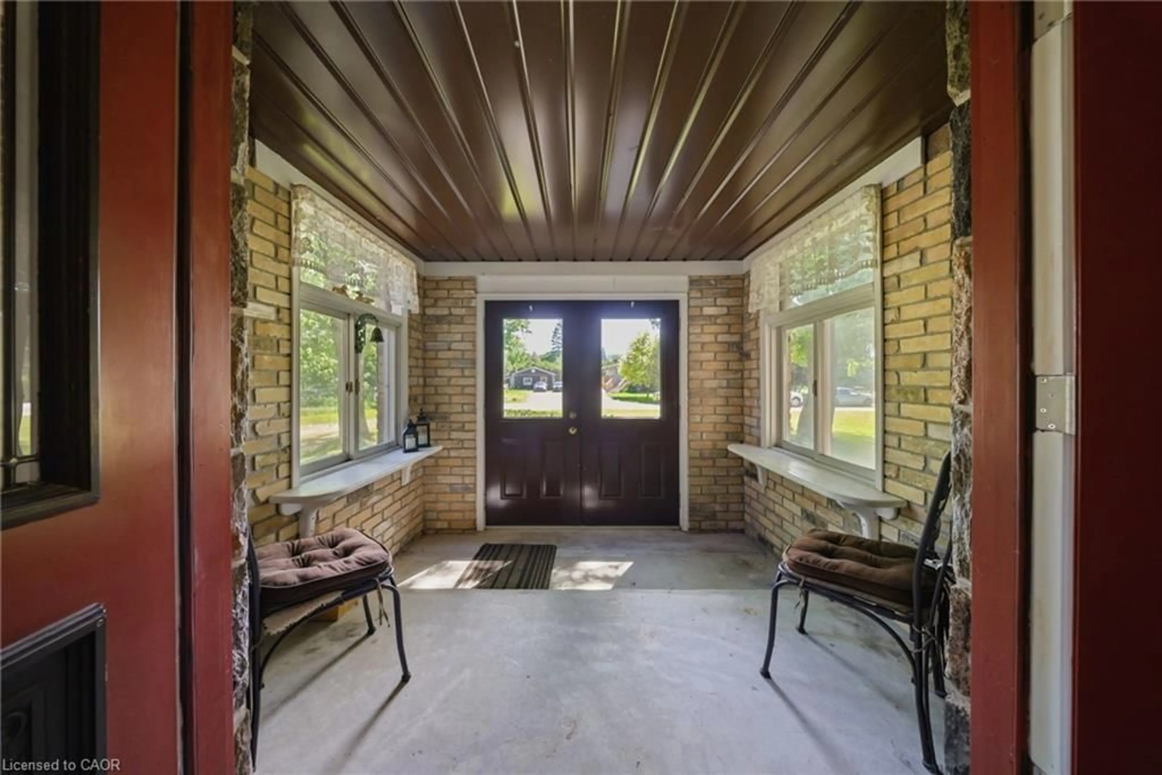 Indoor entryway for 800 Tremaine Ave, Listowel Ontario N4W 3G9