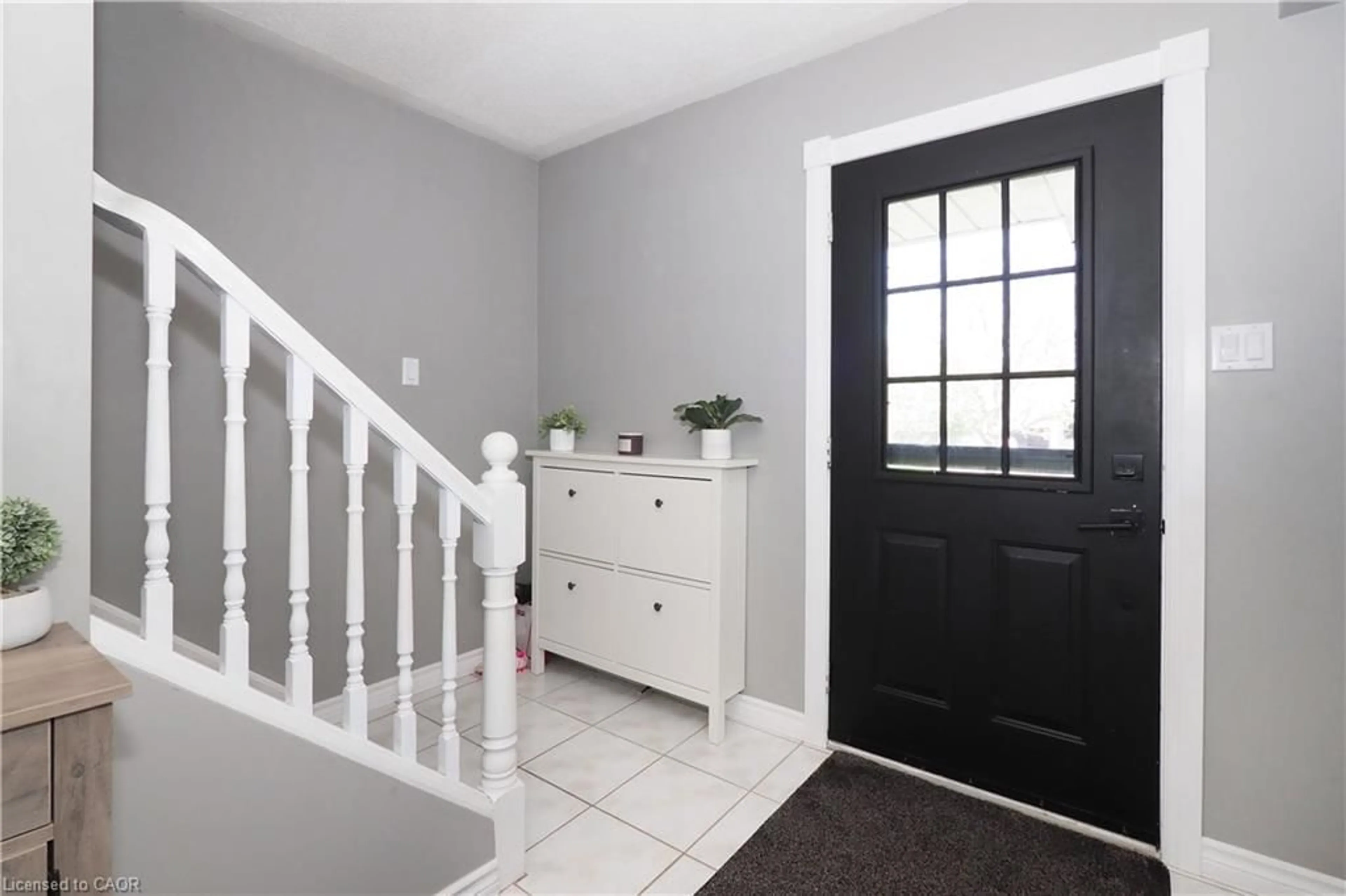 Indoor entryway for 15 Dales Dr, Drayton Ontario N0G 1P0