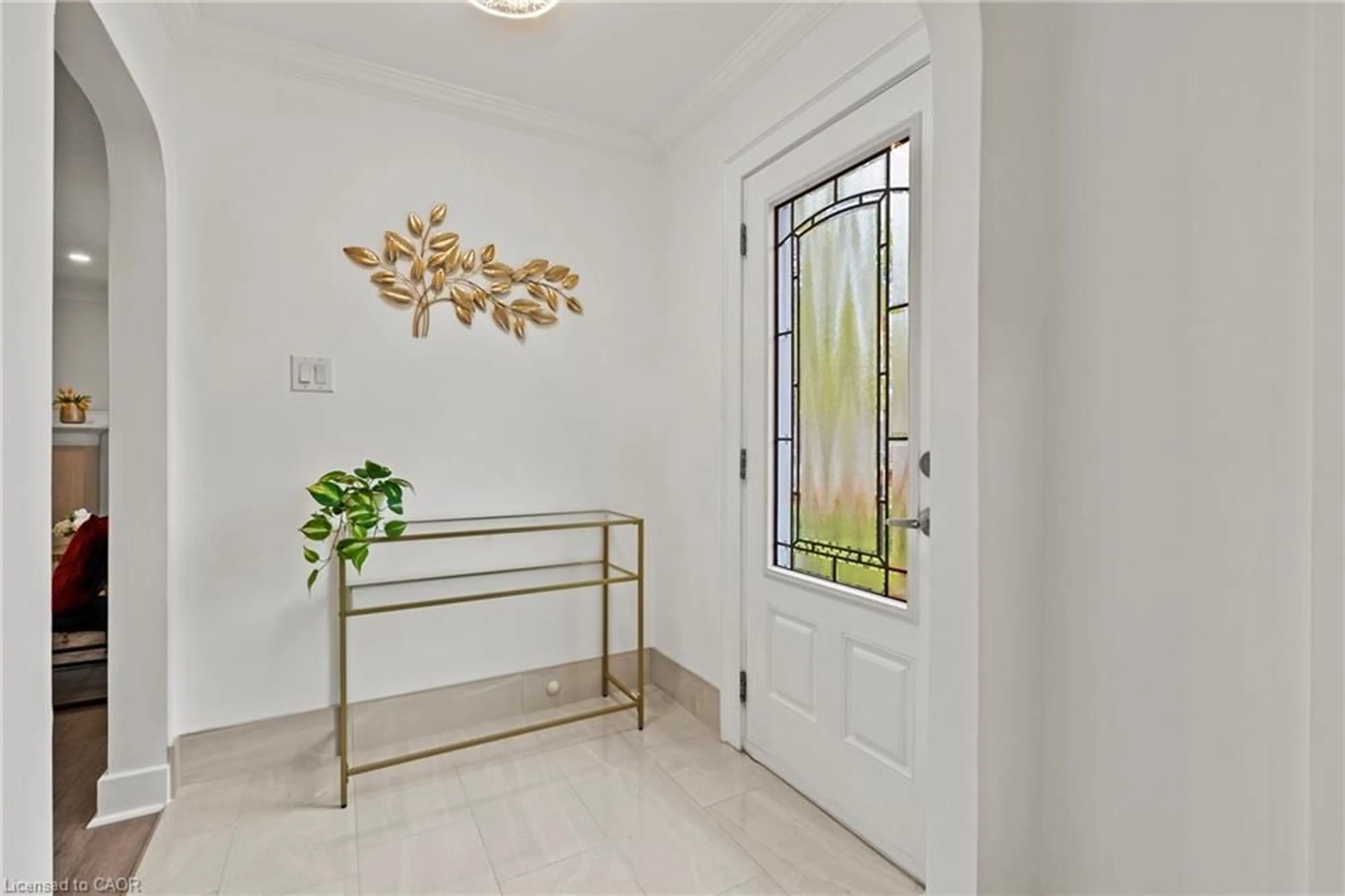 Indoor entryway for 540 Niagara St, St. Catharines Ontario L2M 3P5