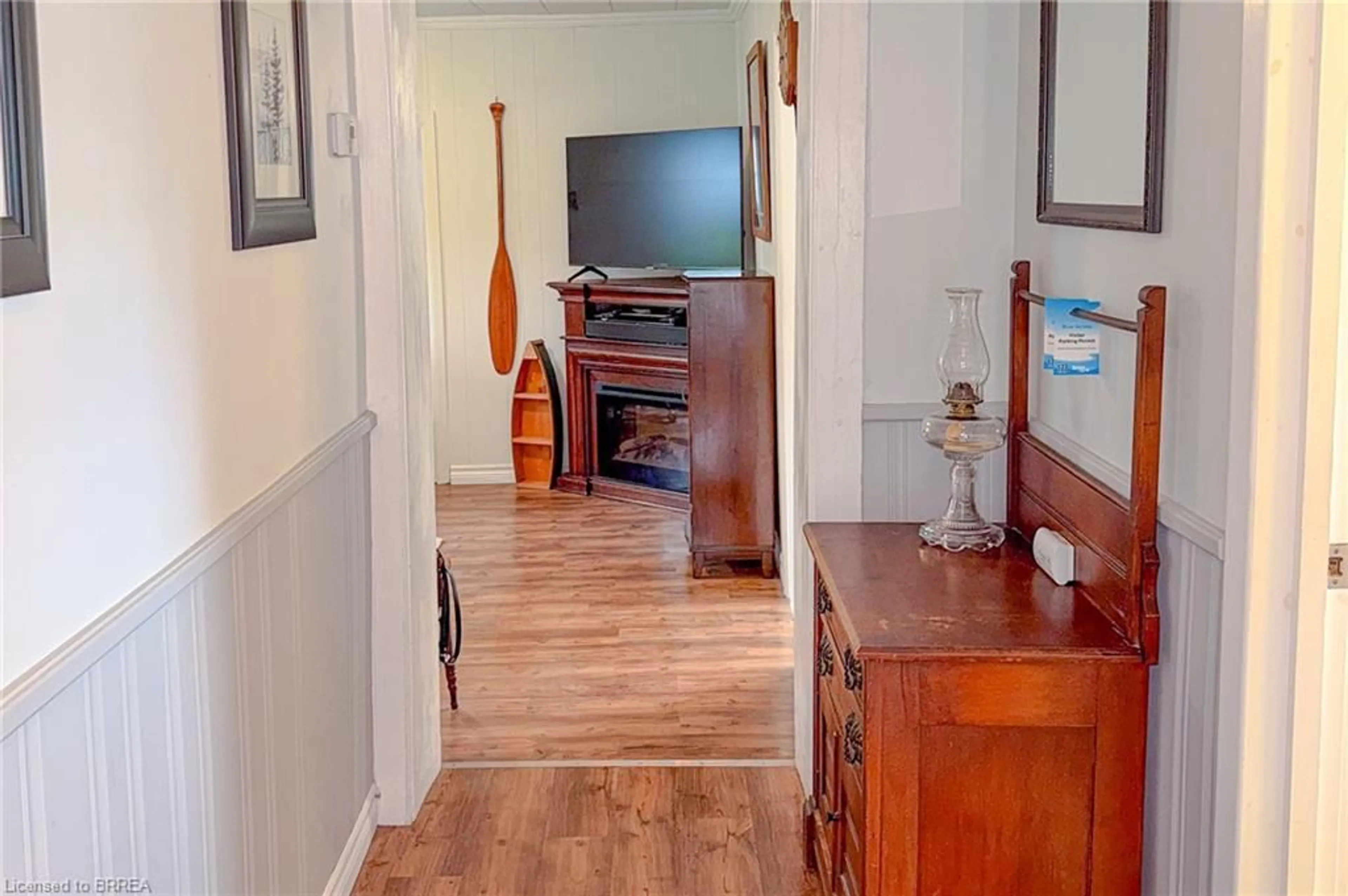 A pic of a room for 12 Spencer St, Paris Ontario N3L 1W4