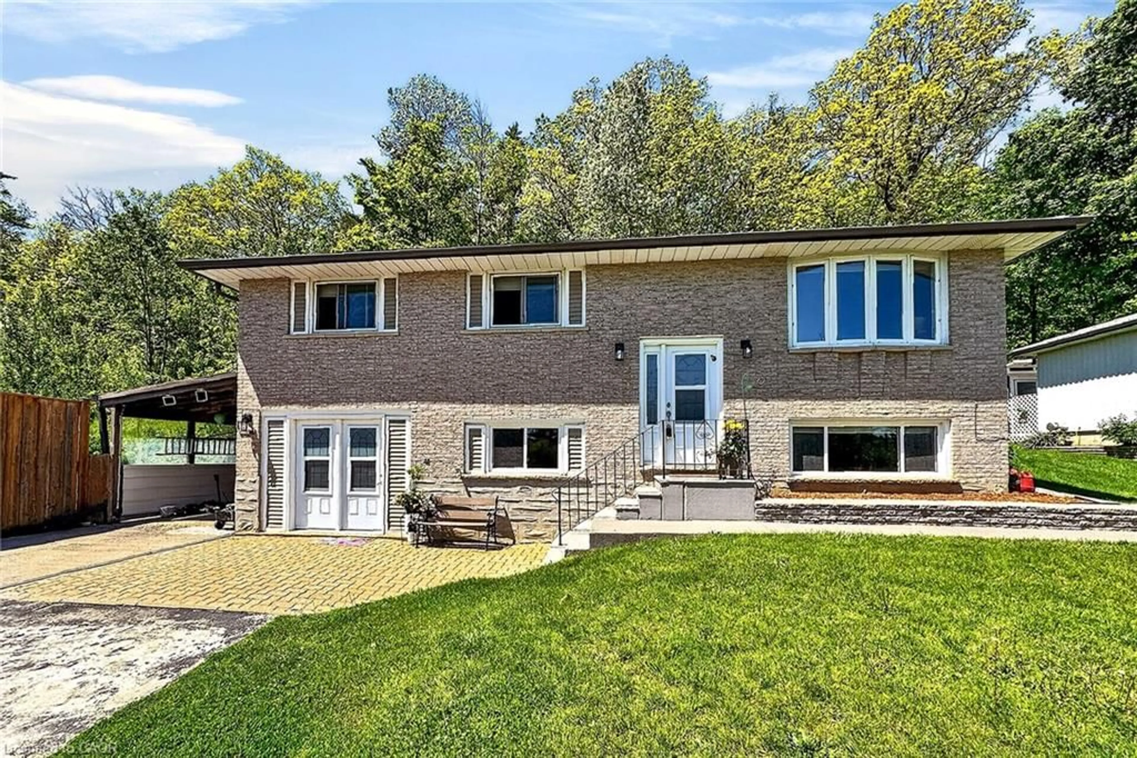 Home with brick exterior material, street for 1480 Roseville Rd, Cambridge Ontario N1R 5S3