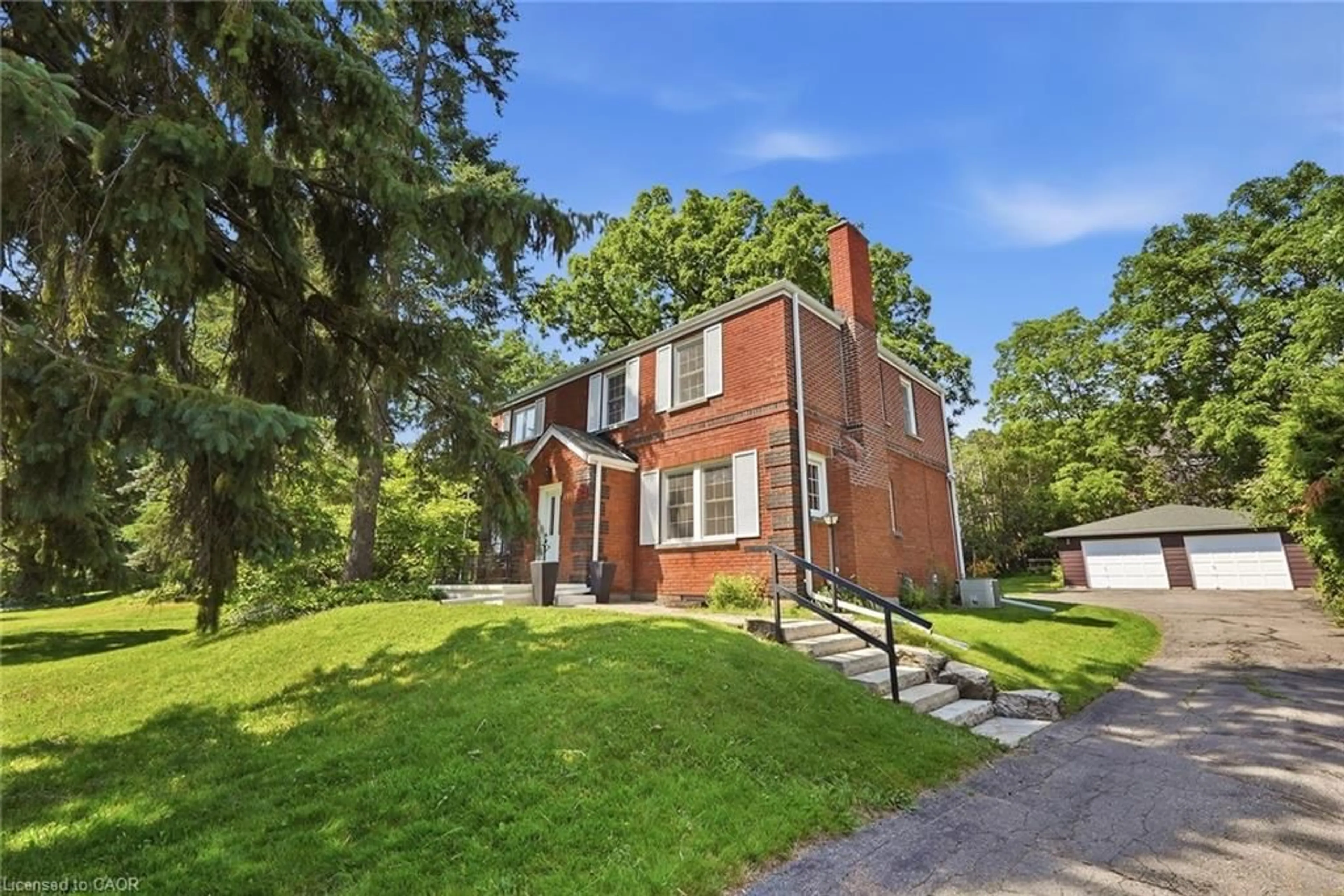 Home with brick exterior material, street for 214 West River Rd, Cambridge Ontario N1S 3A1