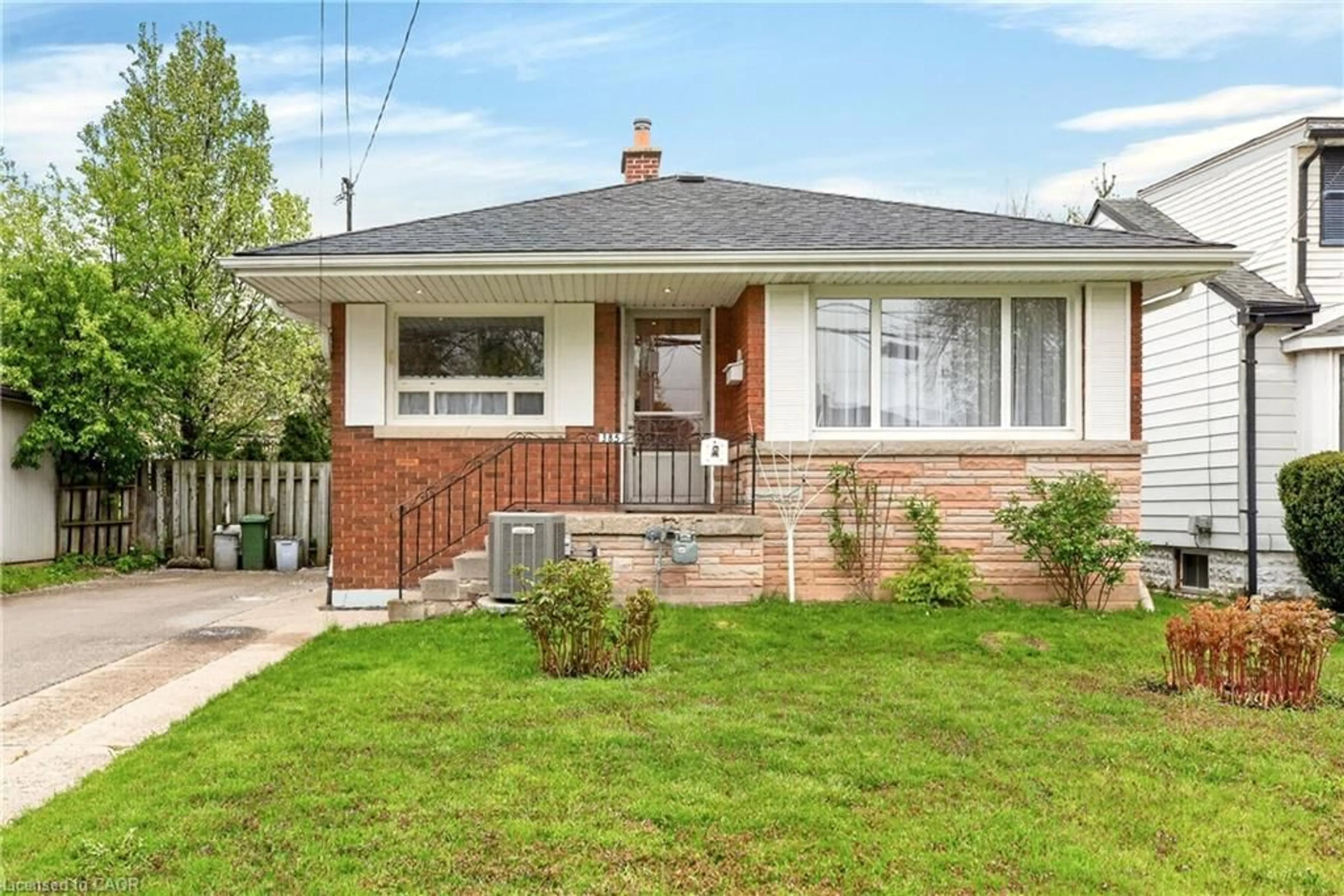 Home with brick exterior material, street for 385 Mountain Crest Ave, Hamilton Ontario L9C 1L6