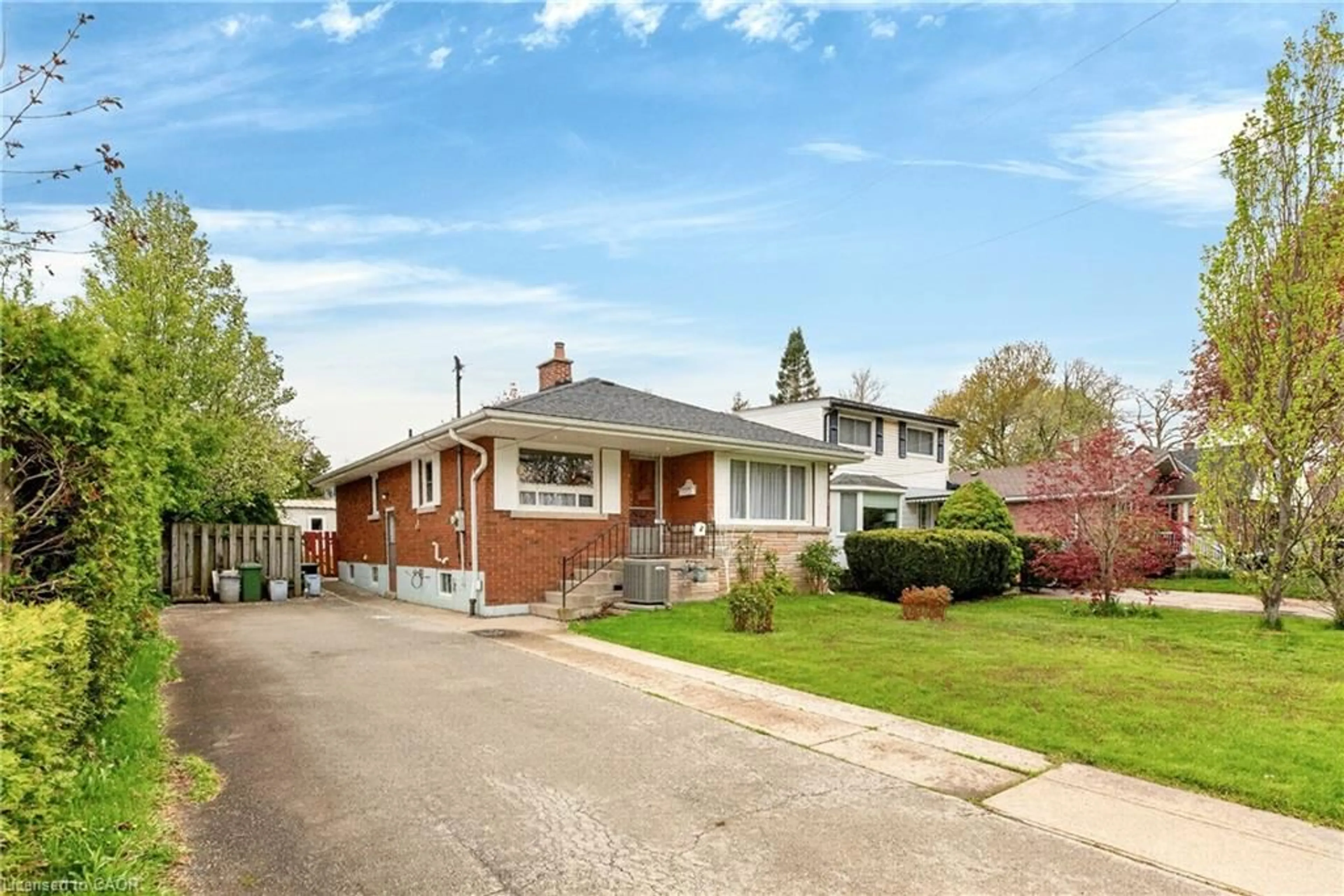 Home with brick exterior material, street for 385 Mountain Crest Ave, Hamilton Ontario L9C 1L6