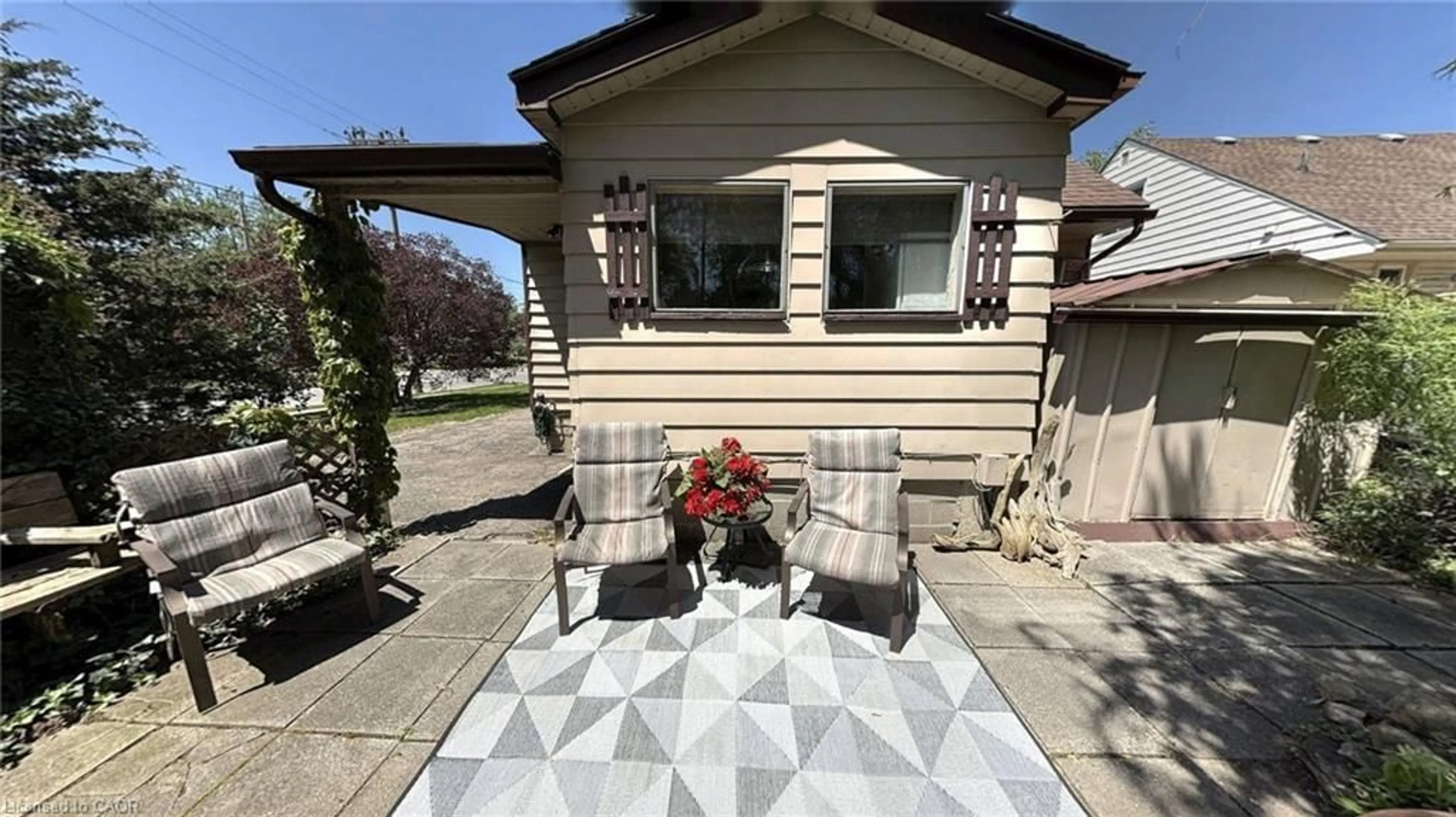 Patio, street for 189 Brydges St, Stratford Ontario N5A 1S2