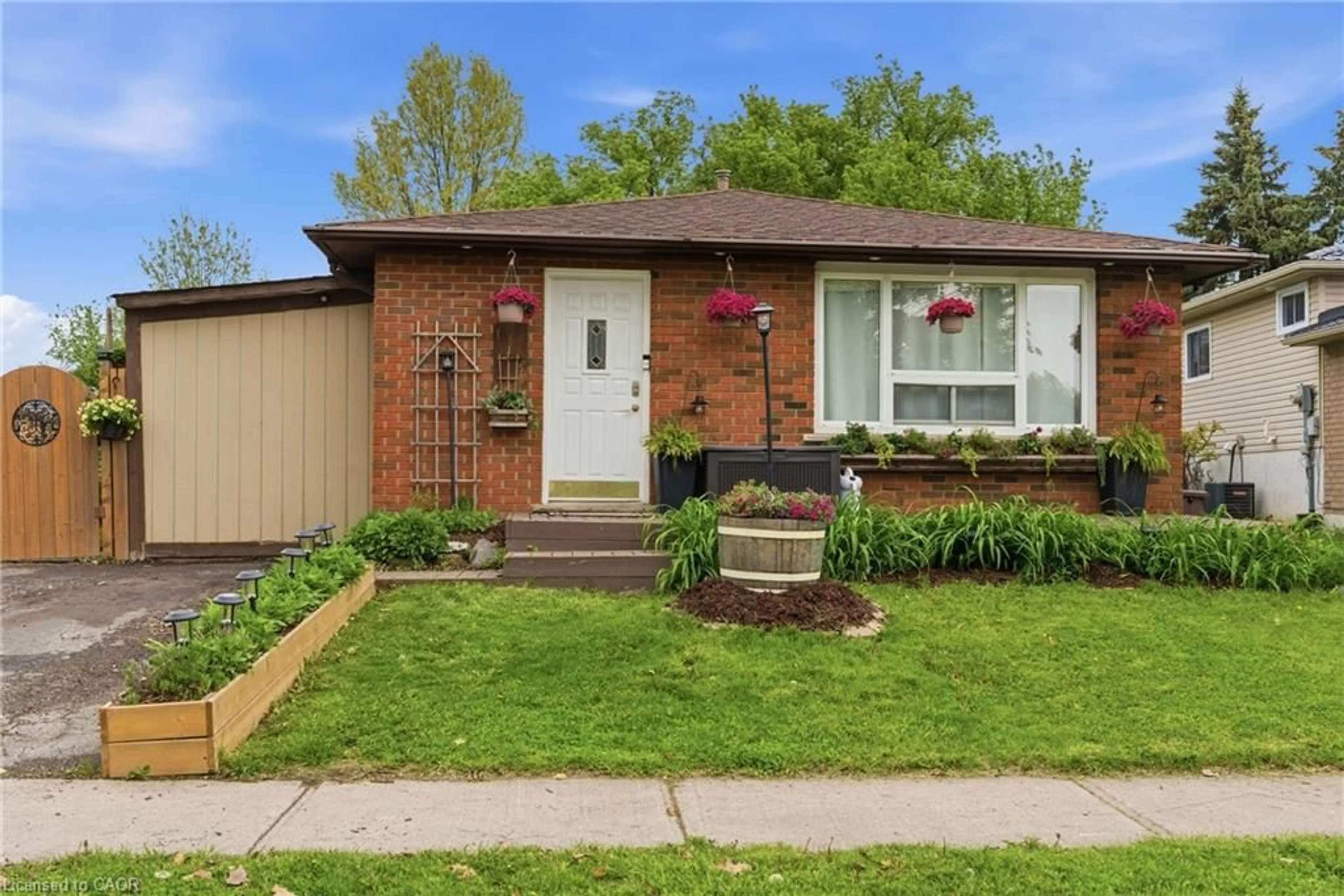 Home with brick exterior material, street for 115 Gordon Drummond Ave, Stoney Creek Ontario L8J 1E9