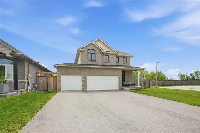 334 Viger Dr, Welland 3