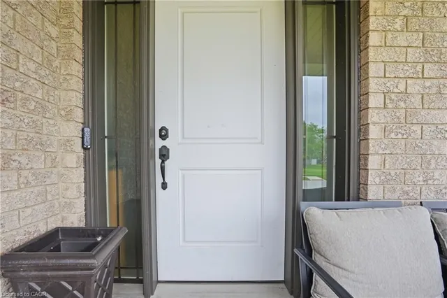 334 Viger Dr, Welland 5