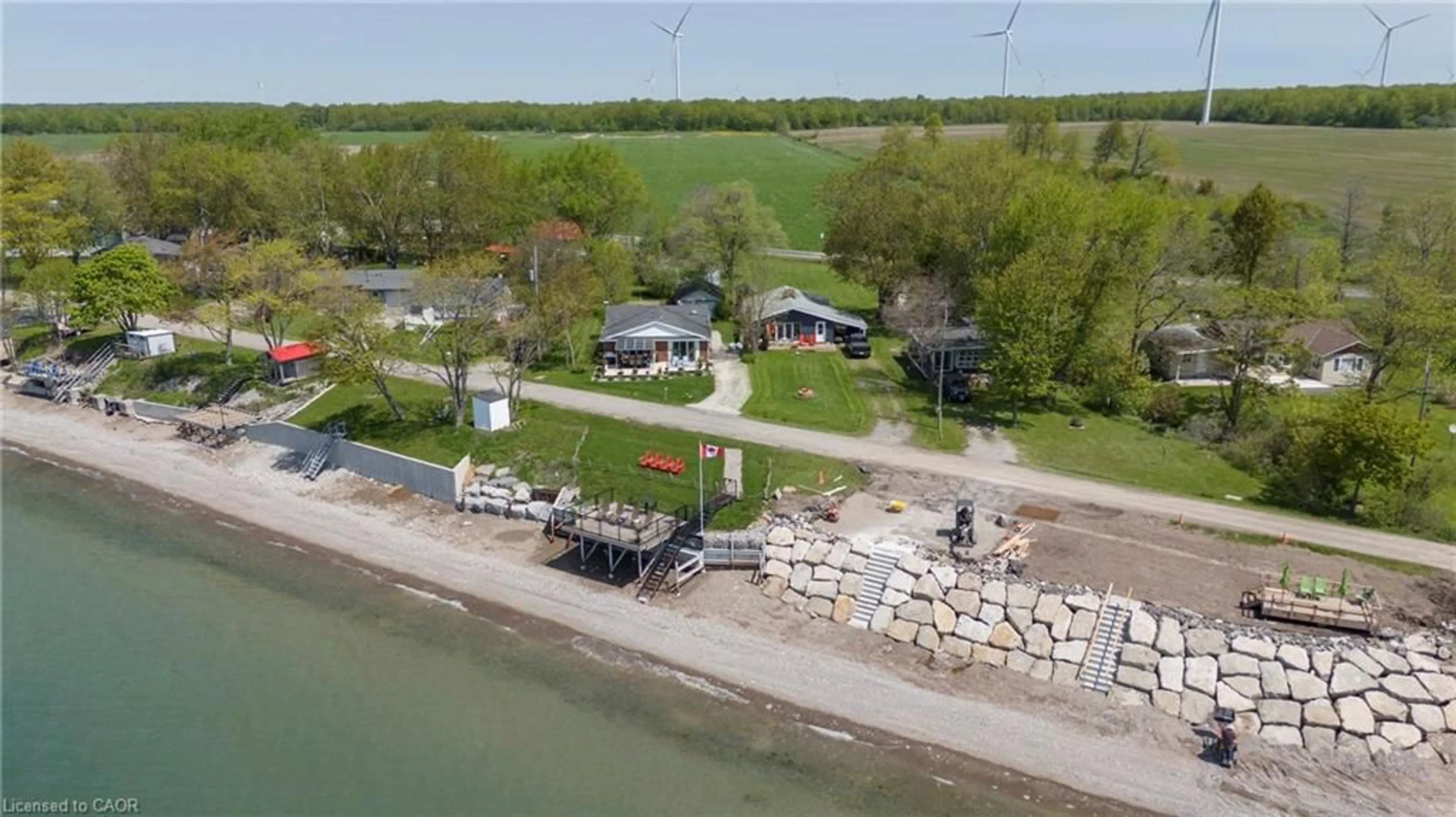 A pic from outside/outdoor area/front of a property/back of a property/a pic from drone, water/lake/river/ocean view for 577 Edgewater Pl, Dunnville Ontario N1A 2W8
