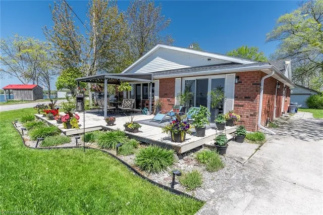577 Edgewater Pl, Dunnville 2