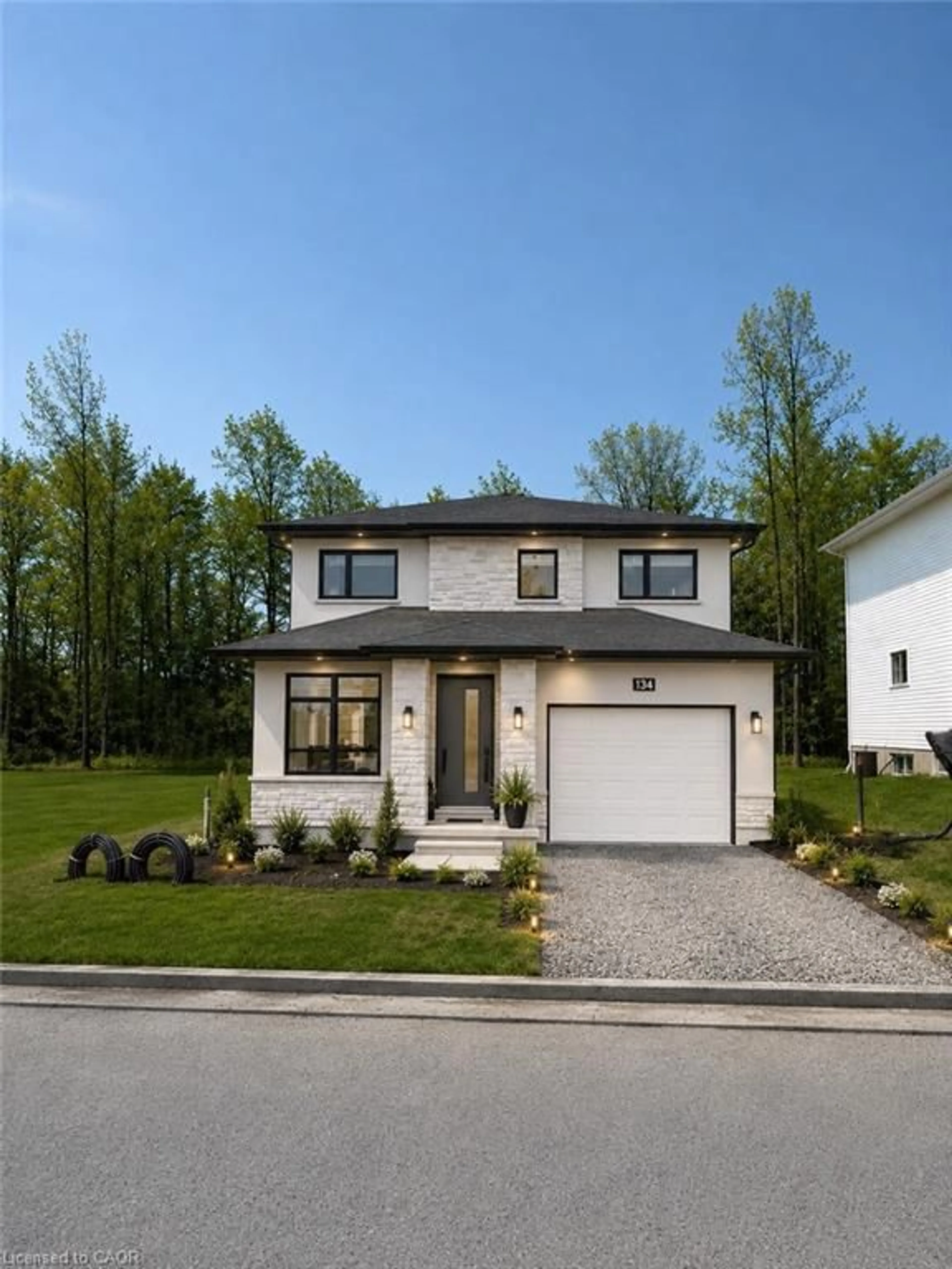 Home with brick exterior material, street for 150 Hodgkins Ave, Thorold Ontario L2V 1M1