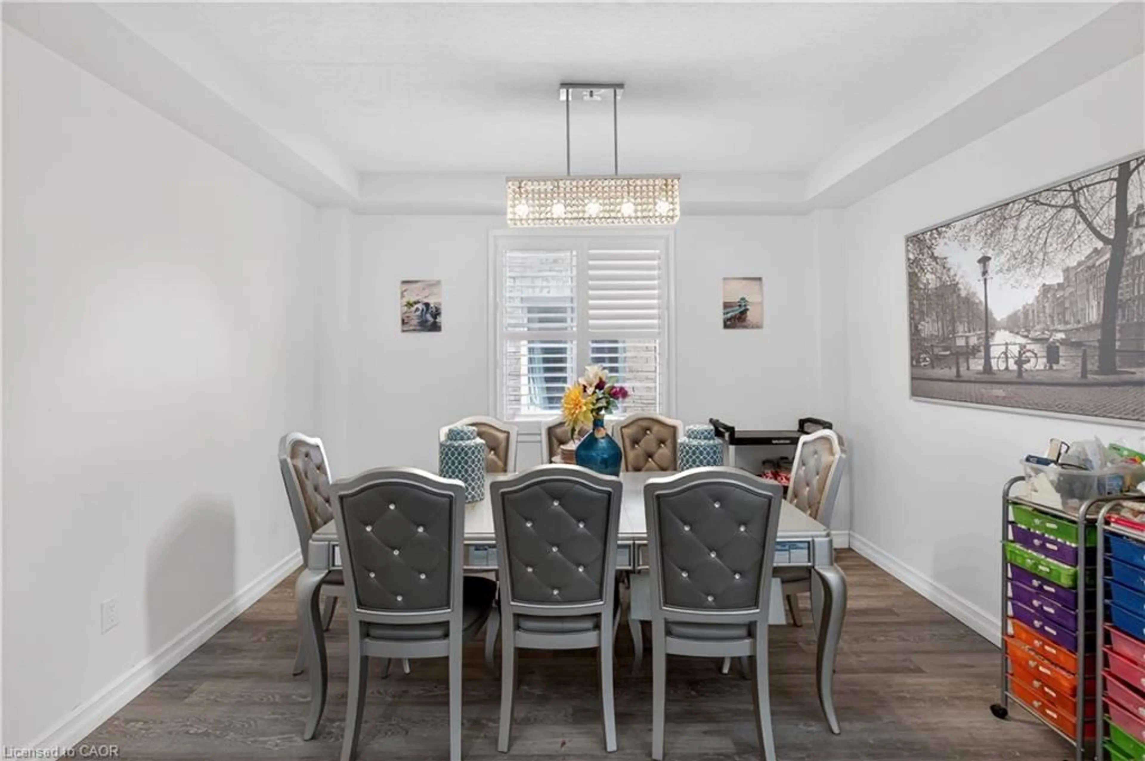 Dining room, wood/laminate floor for 9 Fleming Cres, Caledonia Ontario N3W 1E1