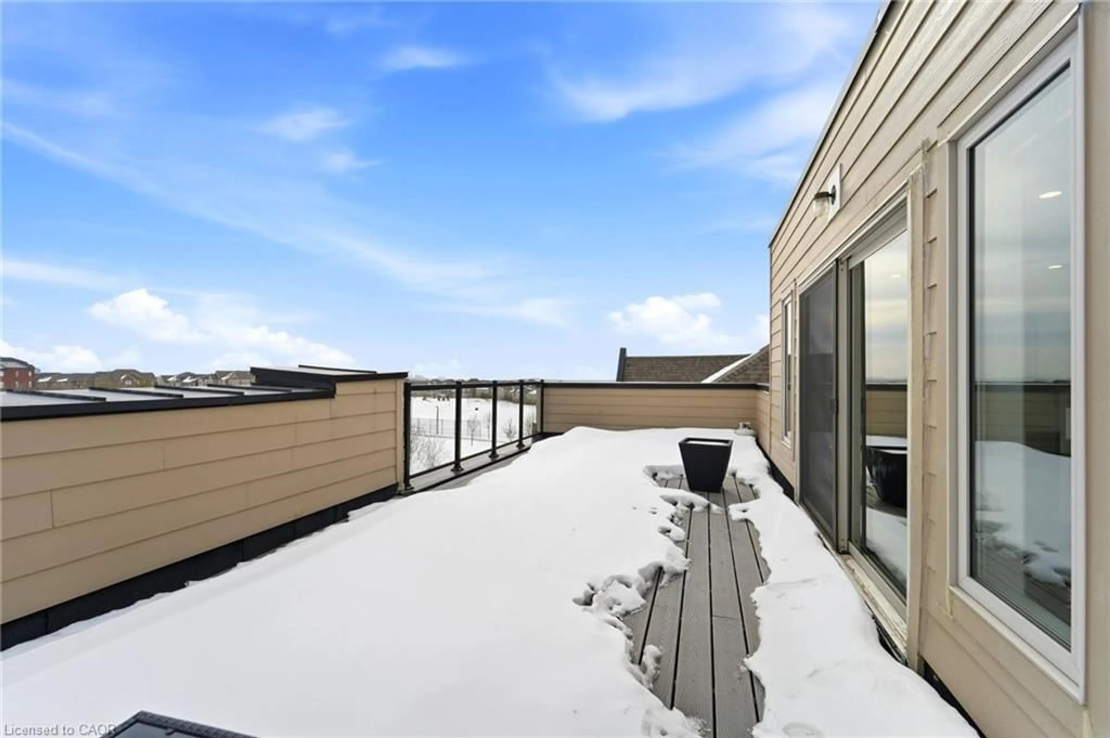 Patio, unknown for 392 Farrell Rd, Maple Ontario L6A 4W8
