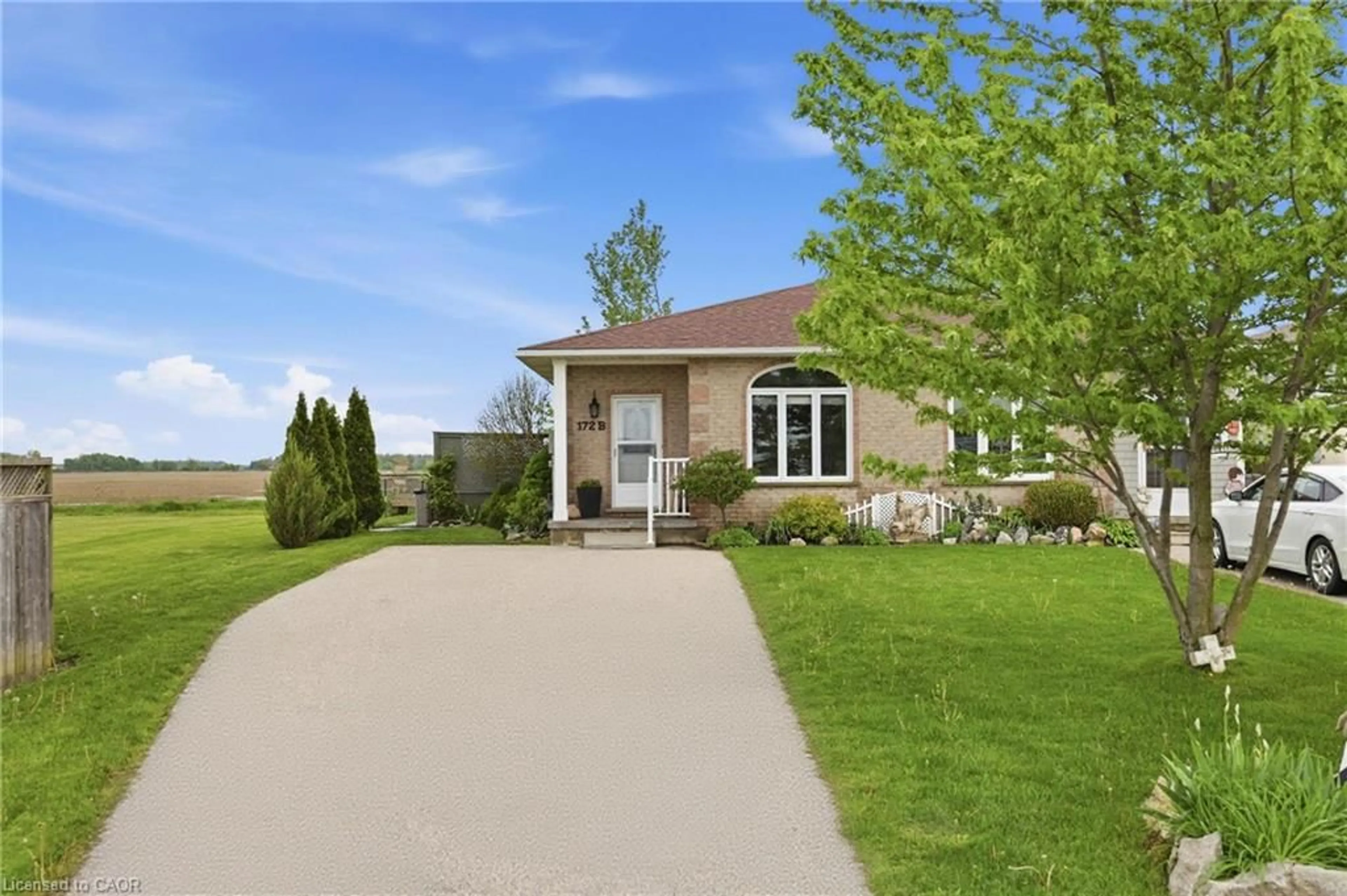 Home with vinyl exterior material, unknown for 172 King St, Hagersville Ontario N0A 1H0