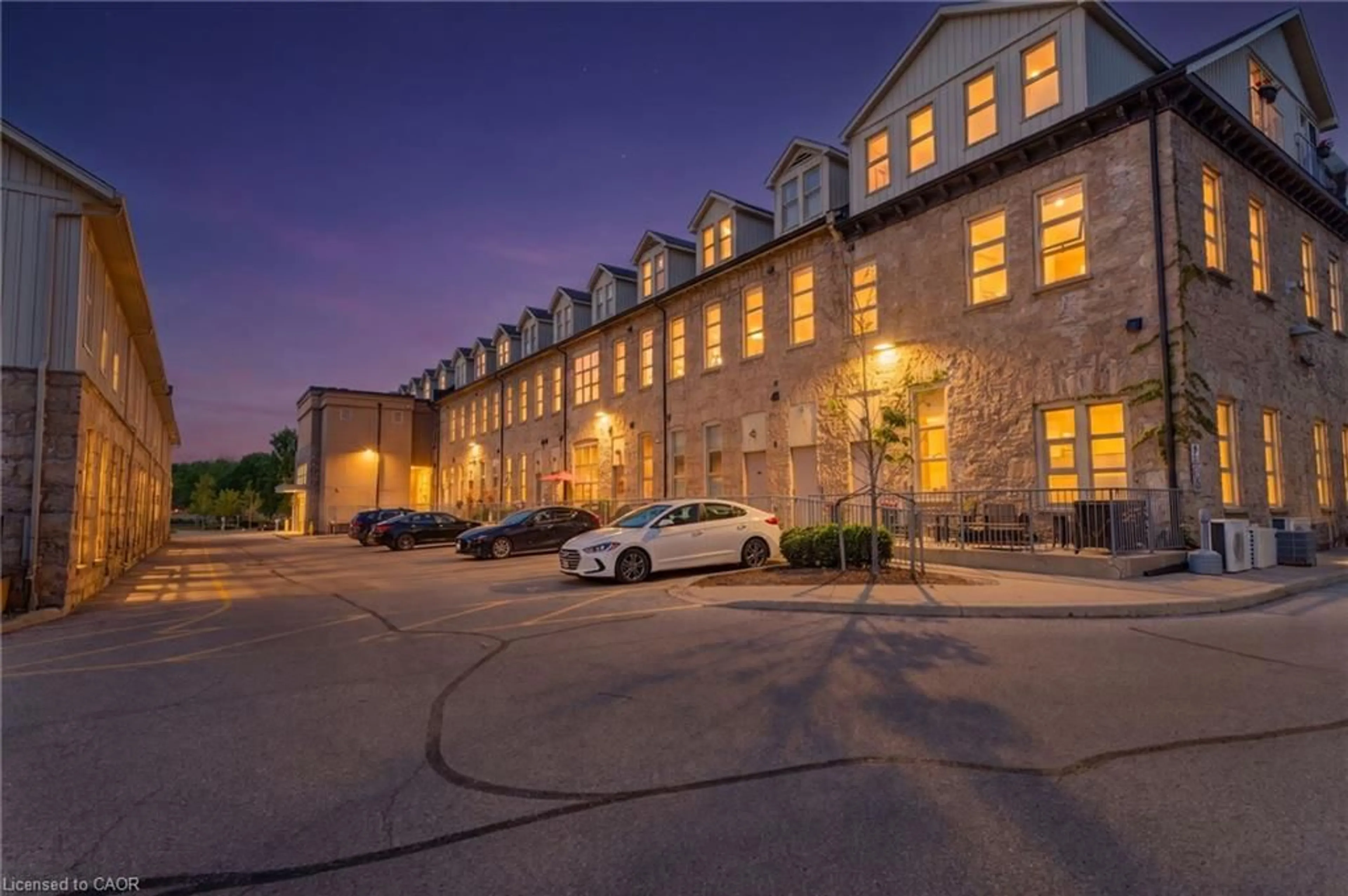 Patio, building for 25 Concession St #111, Cambridge Ontario N1R 2G6