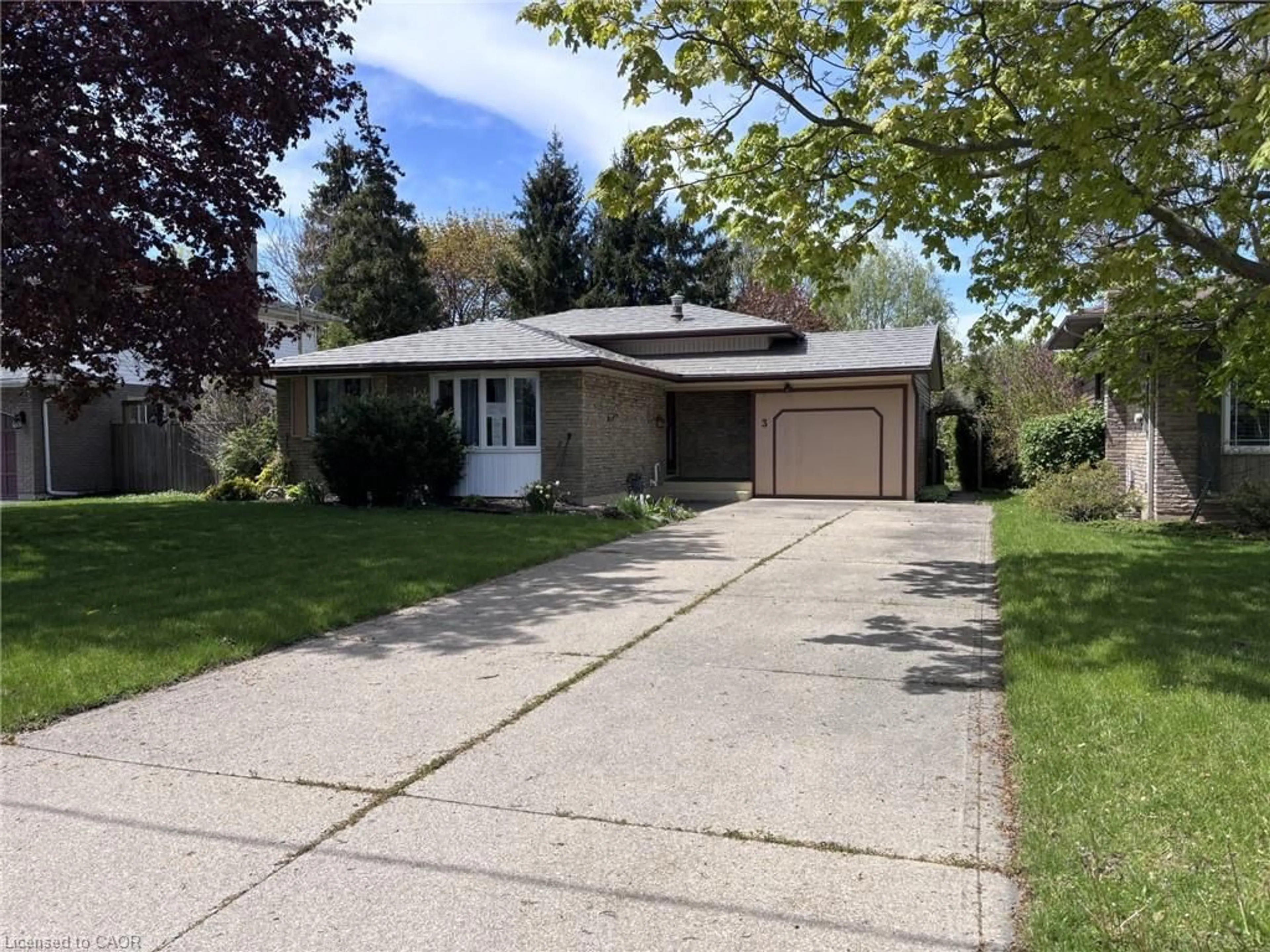 Unknown for 3 Governor Simcoe Dr, St. Catharines Ontario L2N 3J1