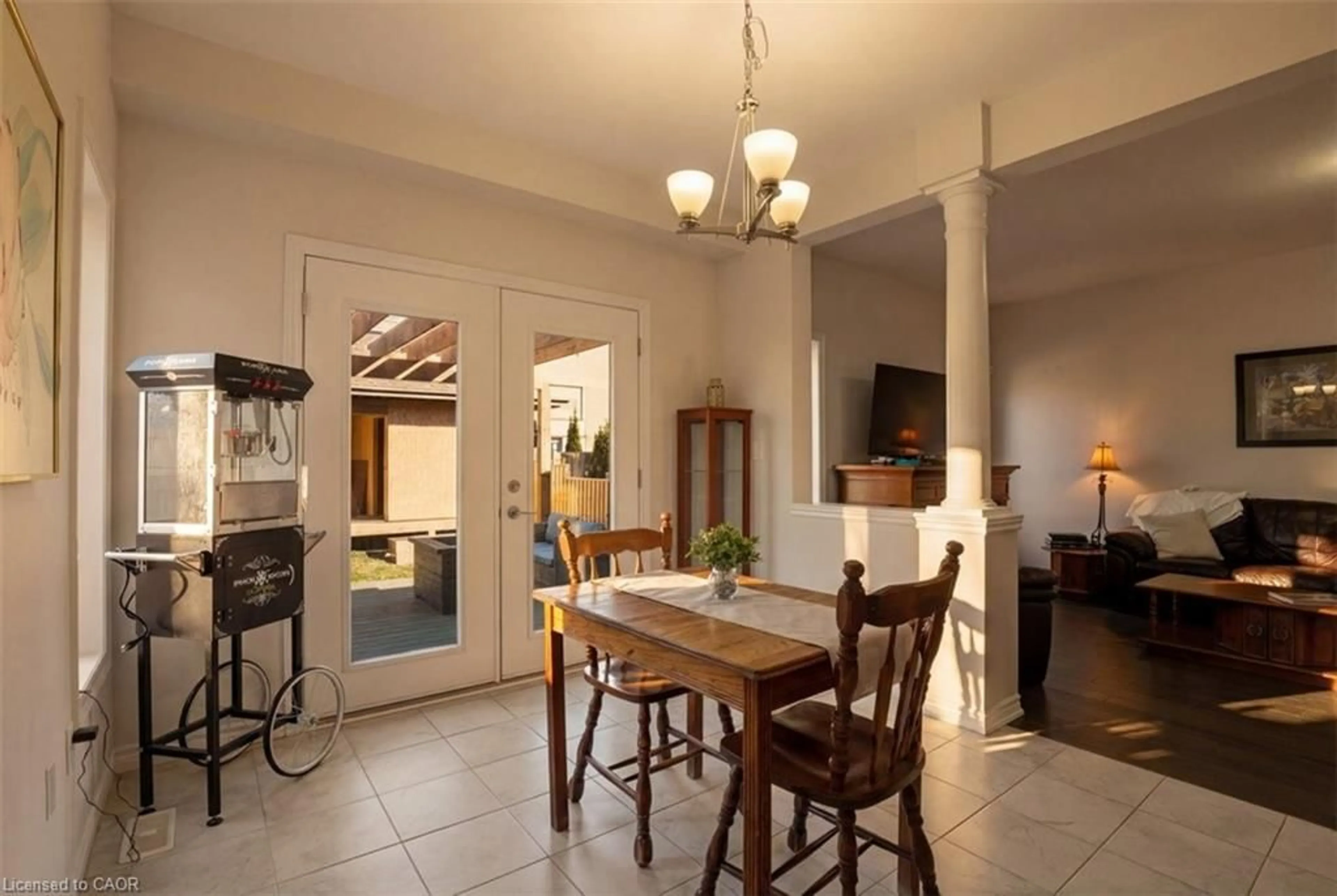 Dining room, ceramic/tile floor for 18 Vic Chambers Pl, Paris Ontario N3L 0E6
