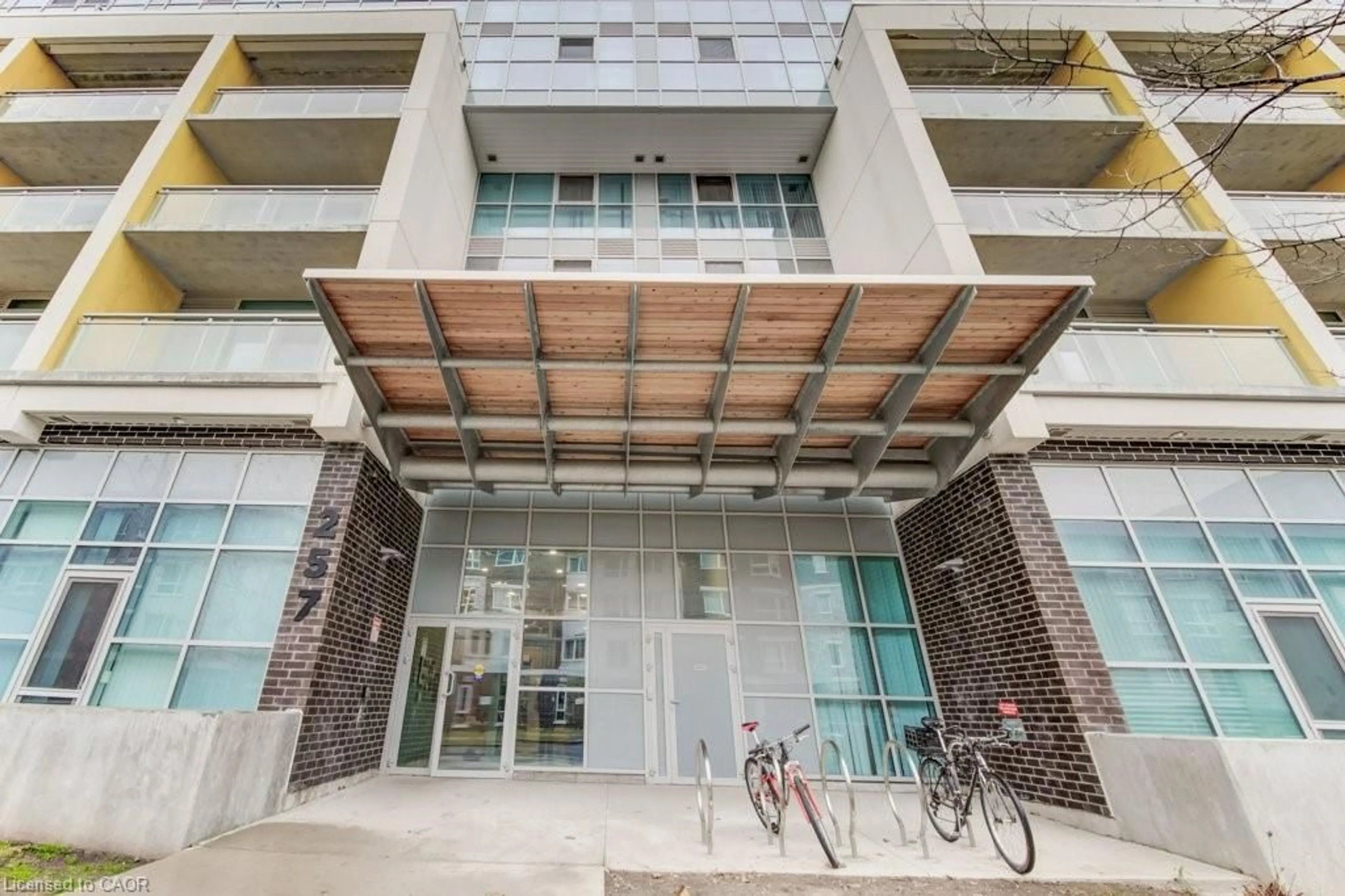Indoor foyer for 257 Hemlock St #606, Waterloo Ontario N2L 3R4