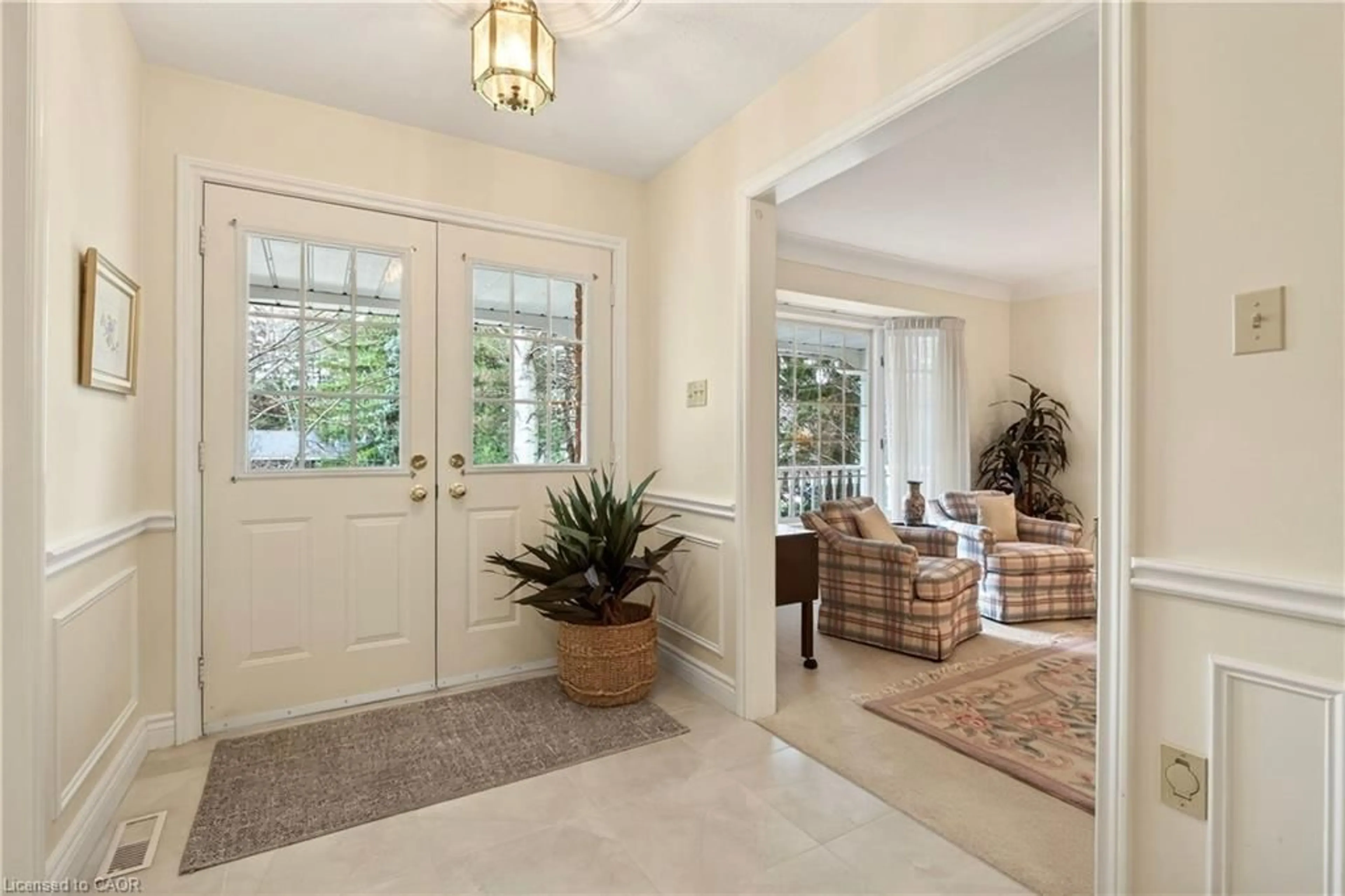 Indoor entryway for 81 Reding Rd, Ancaster Ontario L9G 1M9