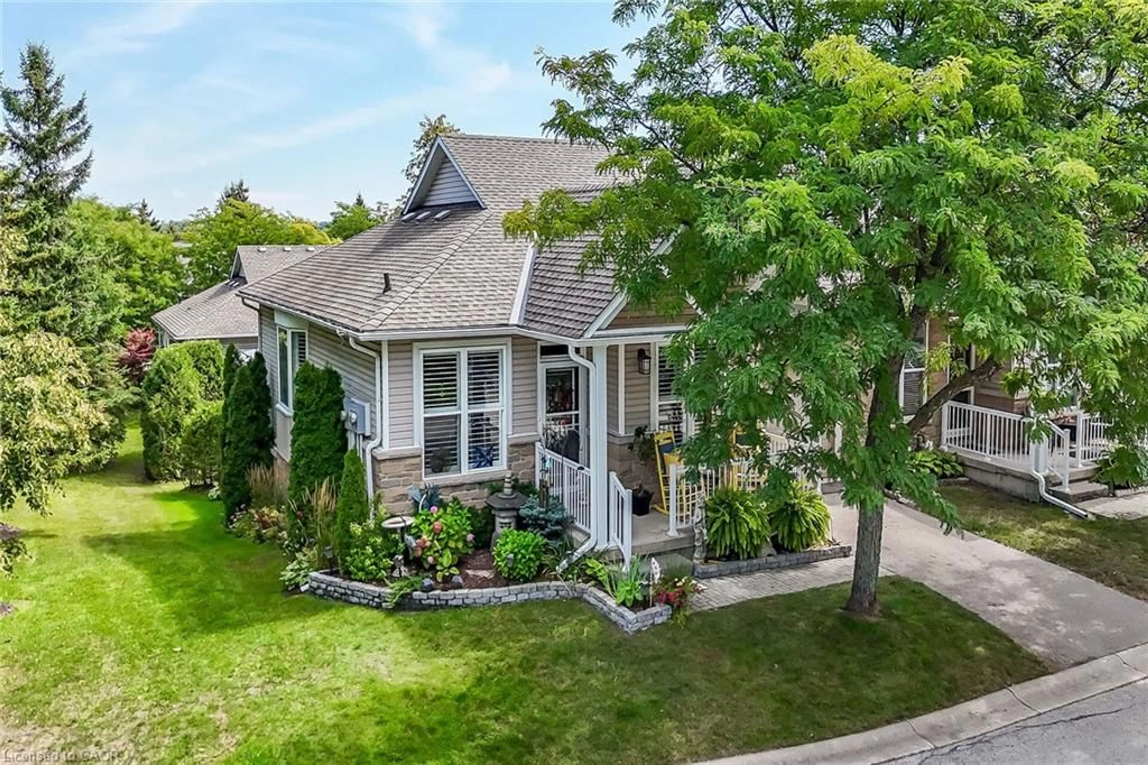 A pic from outside/outdoor area/front of a property/back of a property/a pic from drone, street for 20 Kitty Murray Lane #29, Ancaster Ontario L9K 1L7