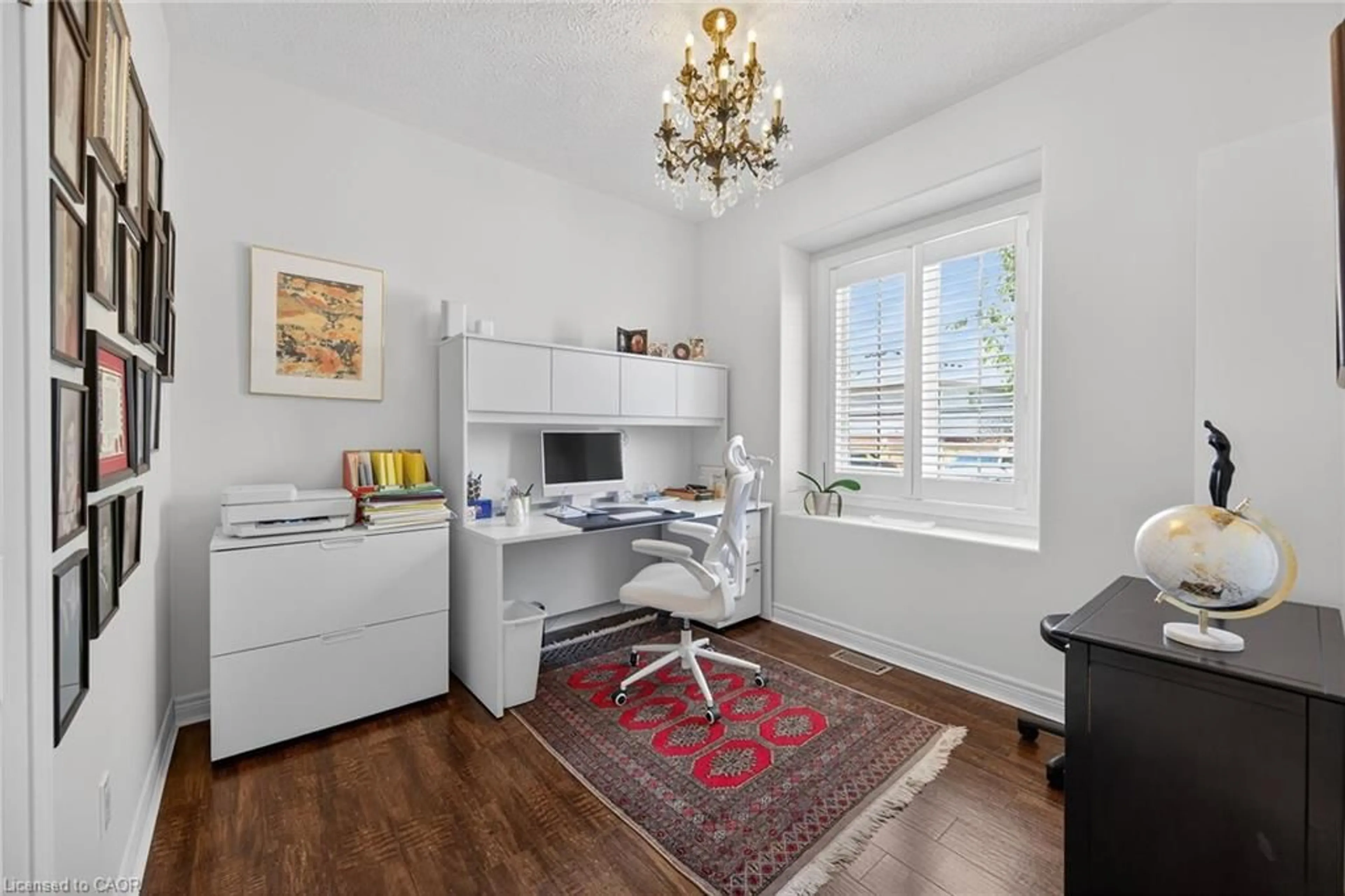 A pic of a room for 244 Dundas St #3, Paris Ontario N3L 0B4