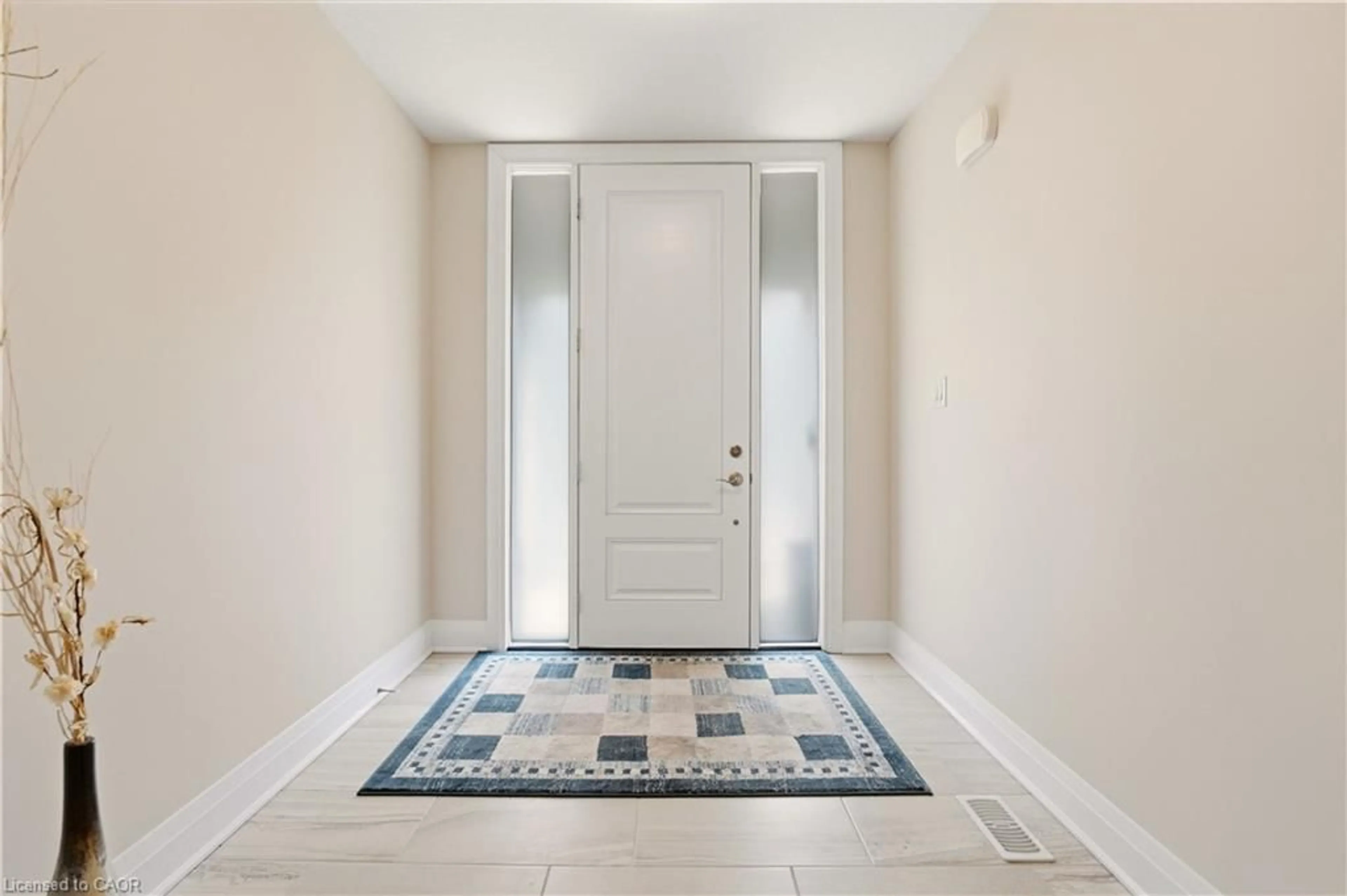 Indoor entryway for 271 Grey Silo Rd #28, Waterloo Ontario N2K 0E9