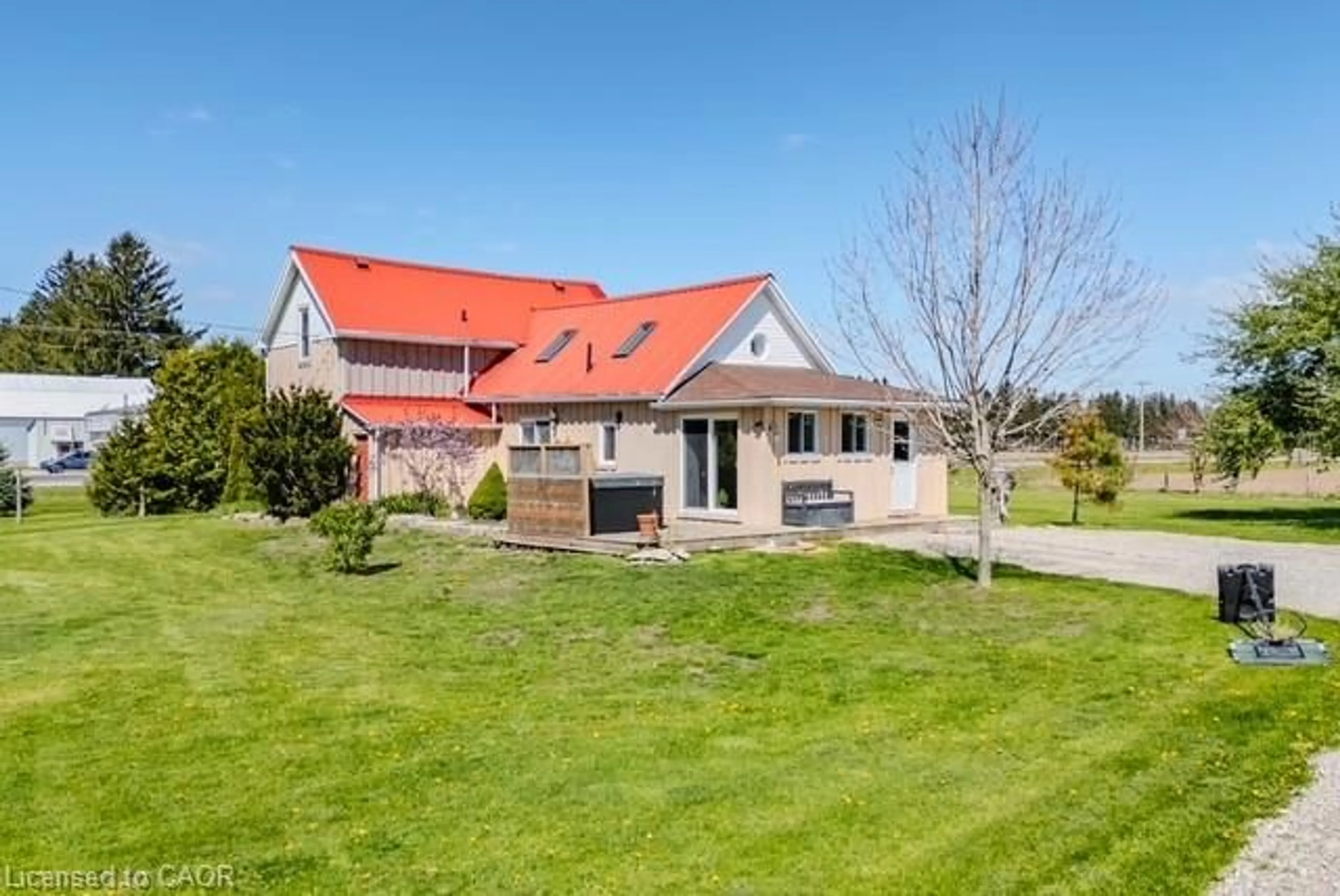 A pic from outside/outdoor area/front of a property/back of a property/a pic from drone, street for 11 Concession 7 Townsend, Waterford Ontario N0E 1Y0