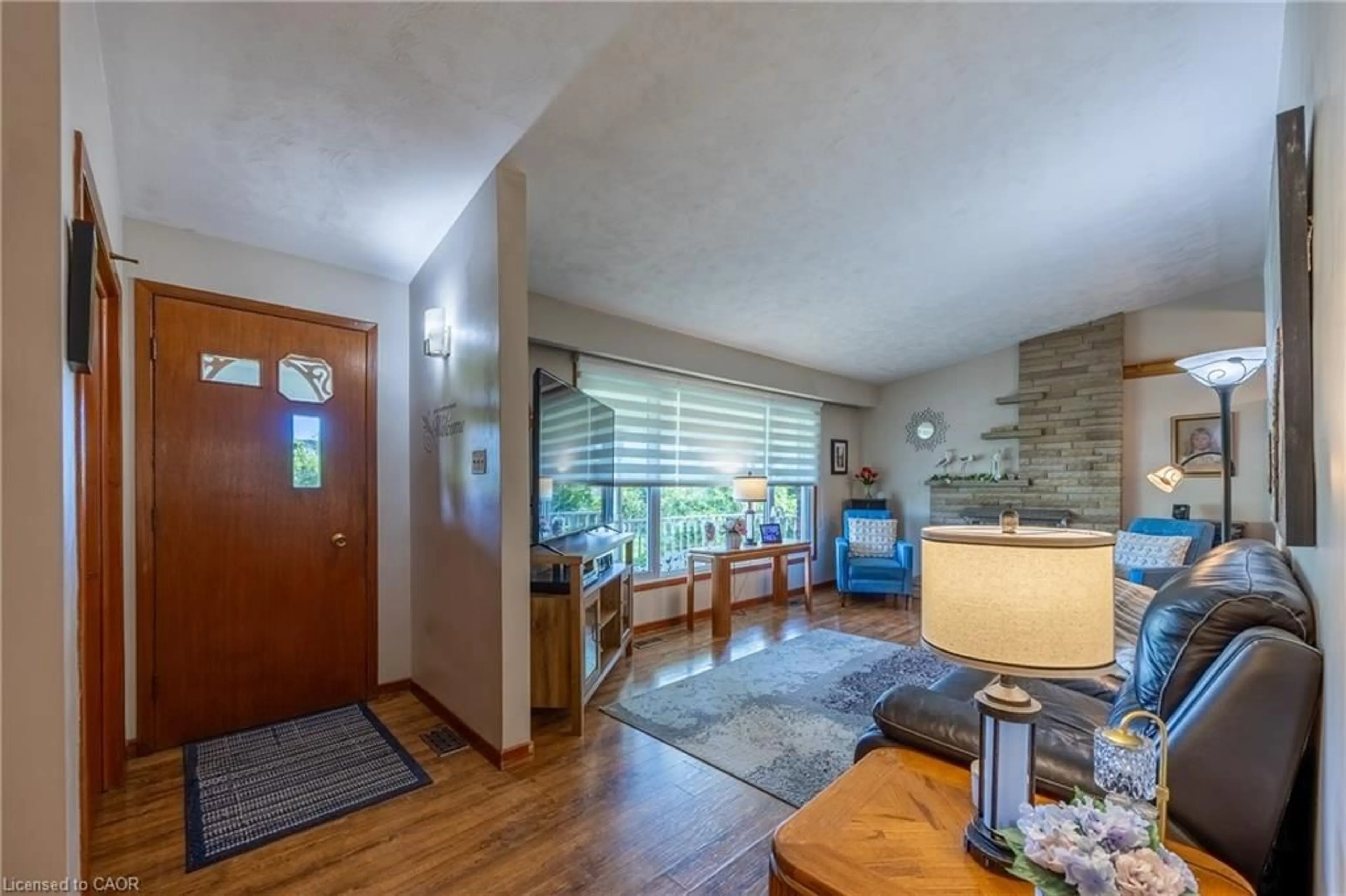 Indoor foyer for 1712 Vittoria Rd, Vittoria Ontario N0E 1W0