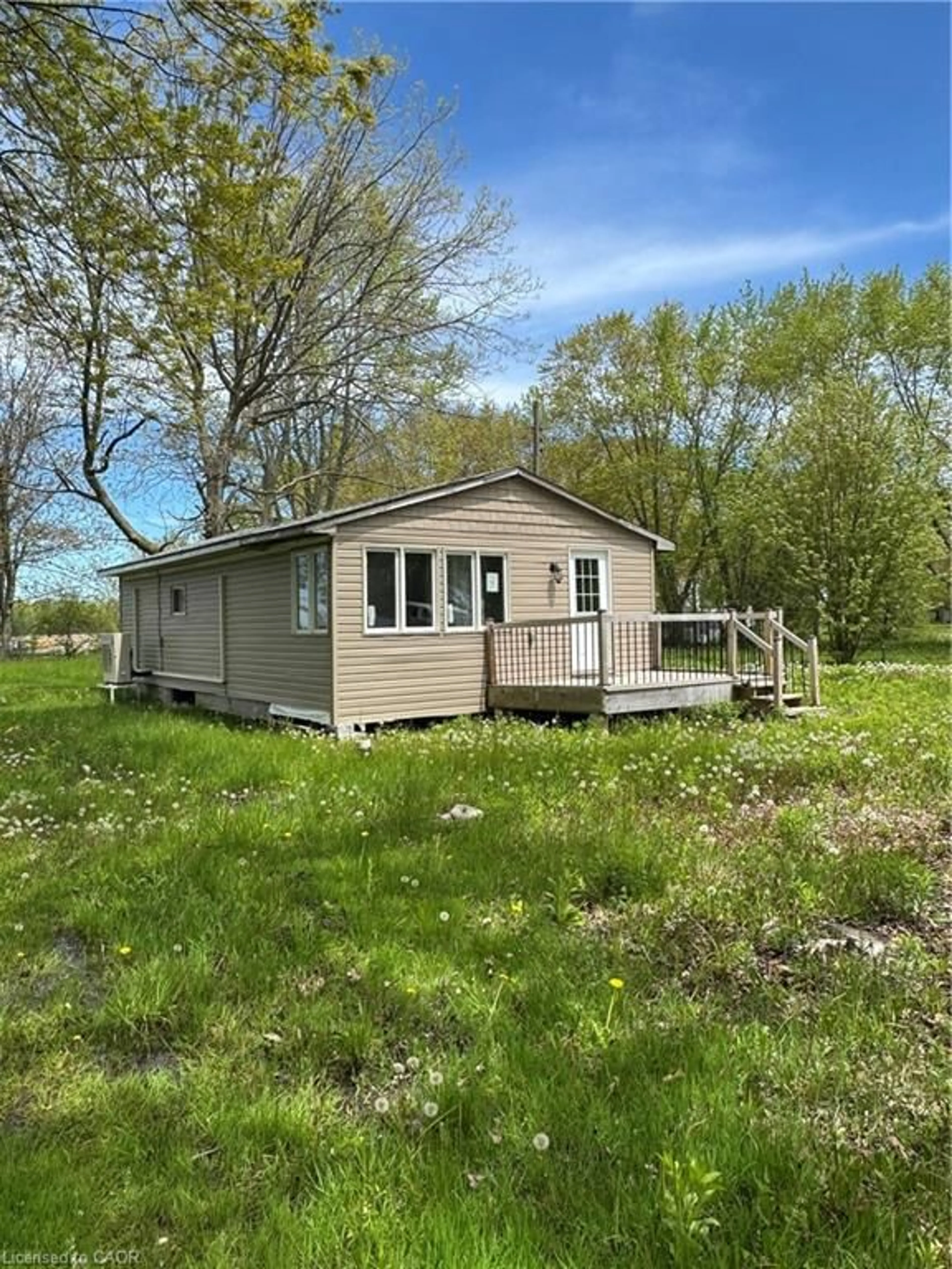 Shed for 28 Derner Line, Lowbanks Ontario N0A 1K0