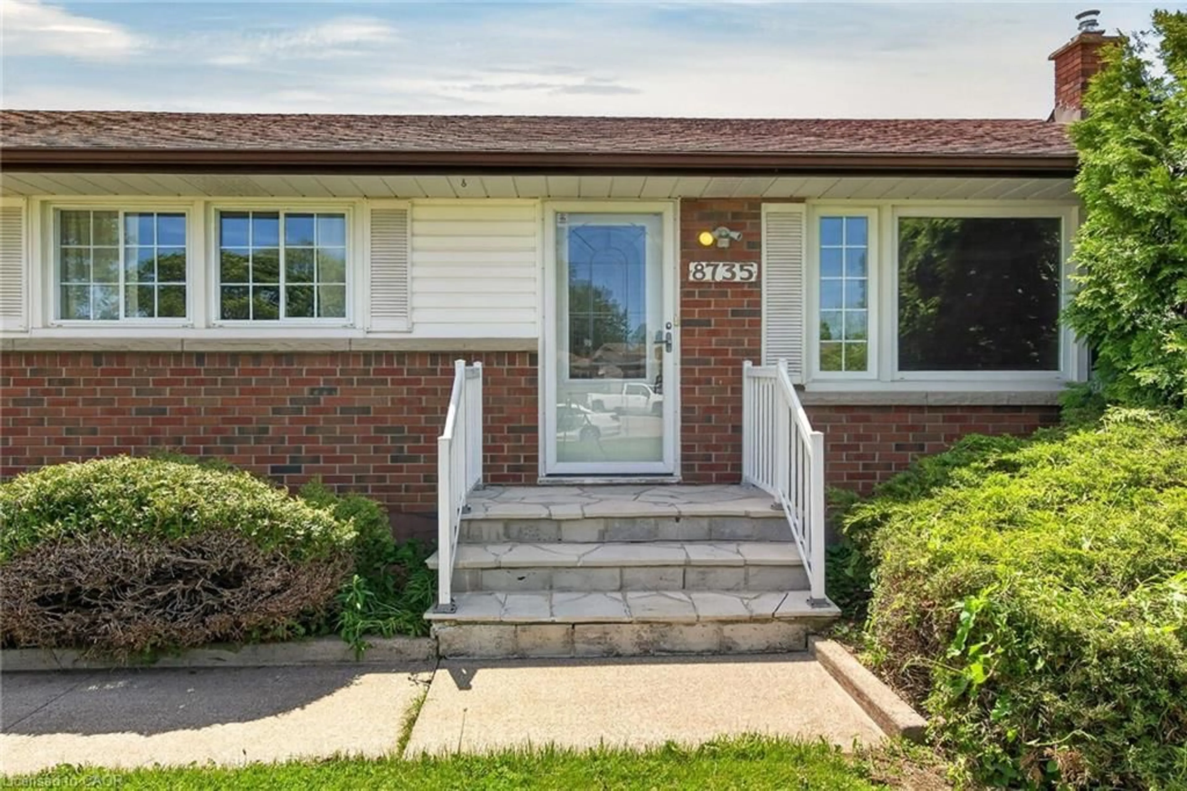 Home with brick exterior material, street for 8735 Howe Cres, Niagara Falls Ontario L2G 6Z4