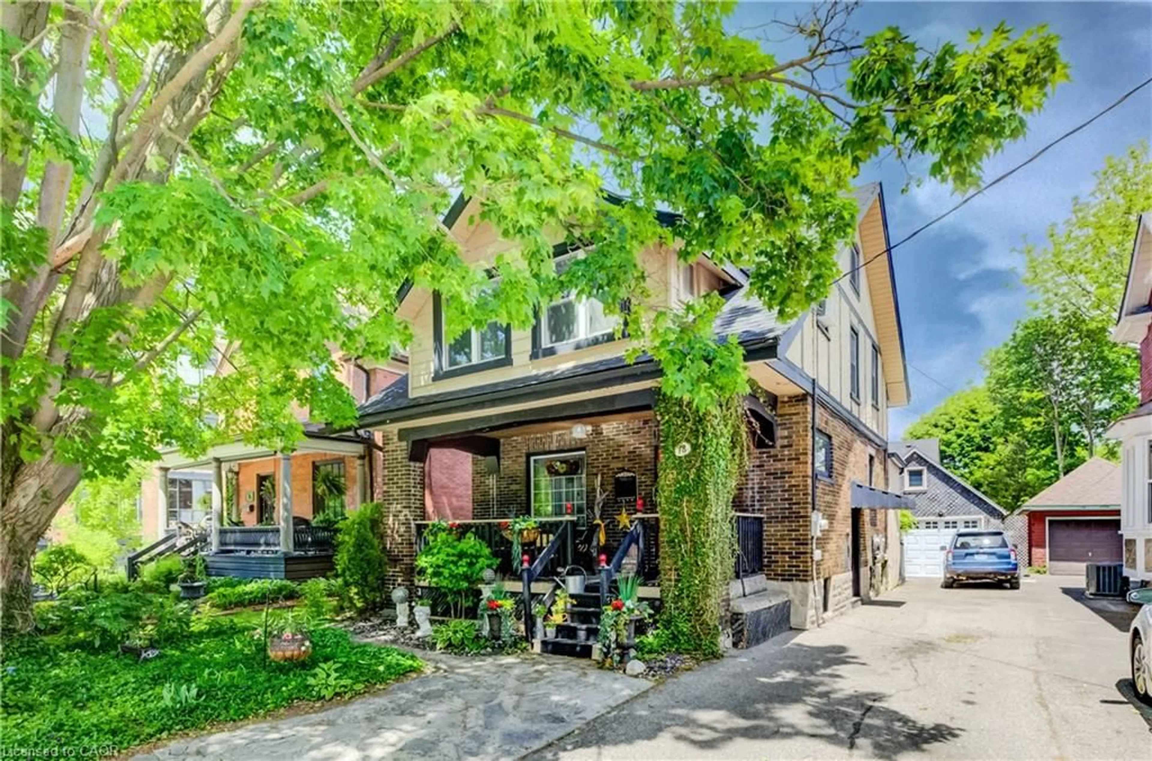 Patio, street for 78 Chestnut St, Kitchener Ontario N2H 1V1