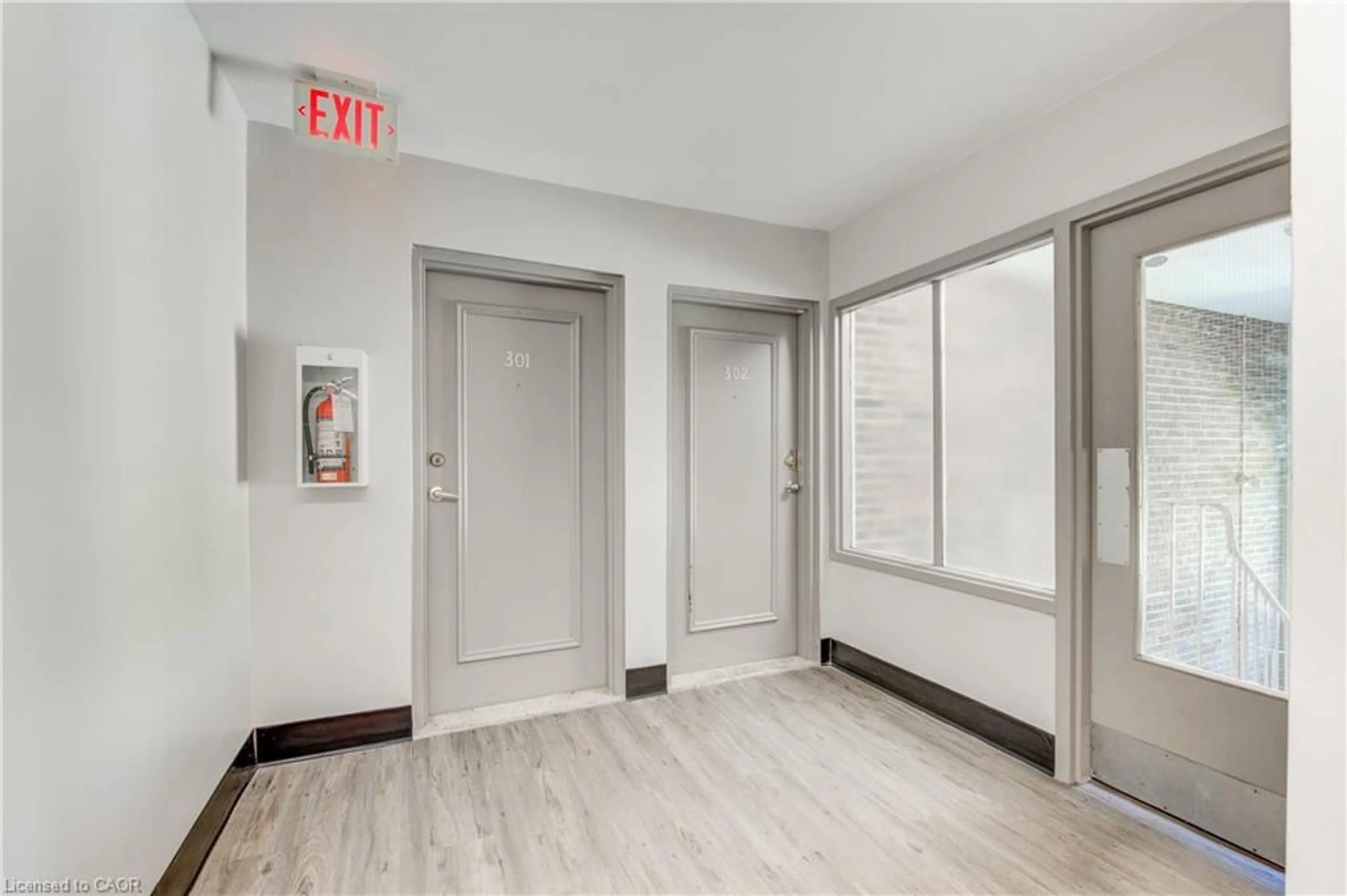 Indoor foyer for 57 Baldoon Rd #302, Chatham Ontario N7L 1E2