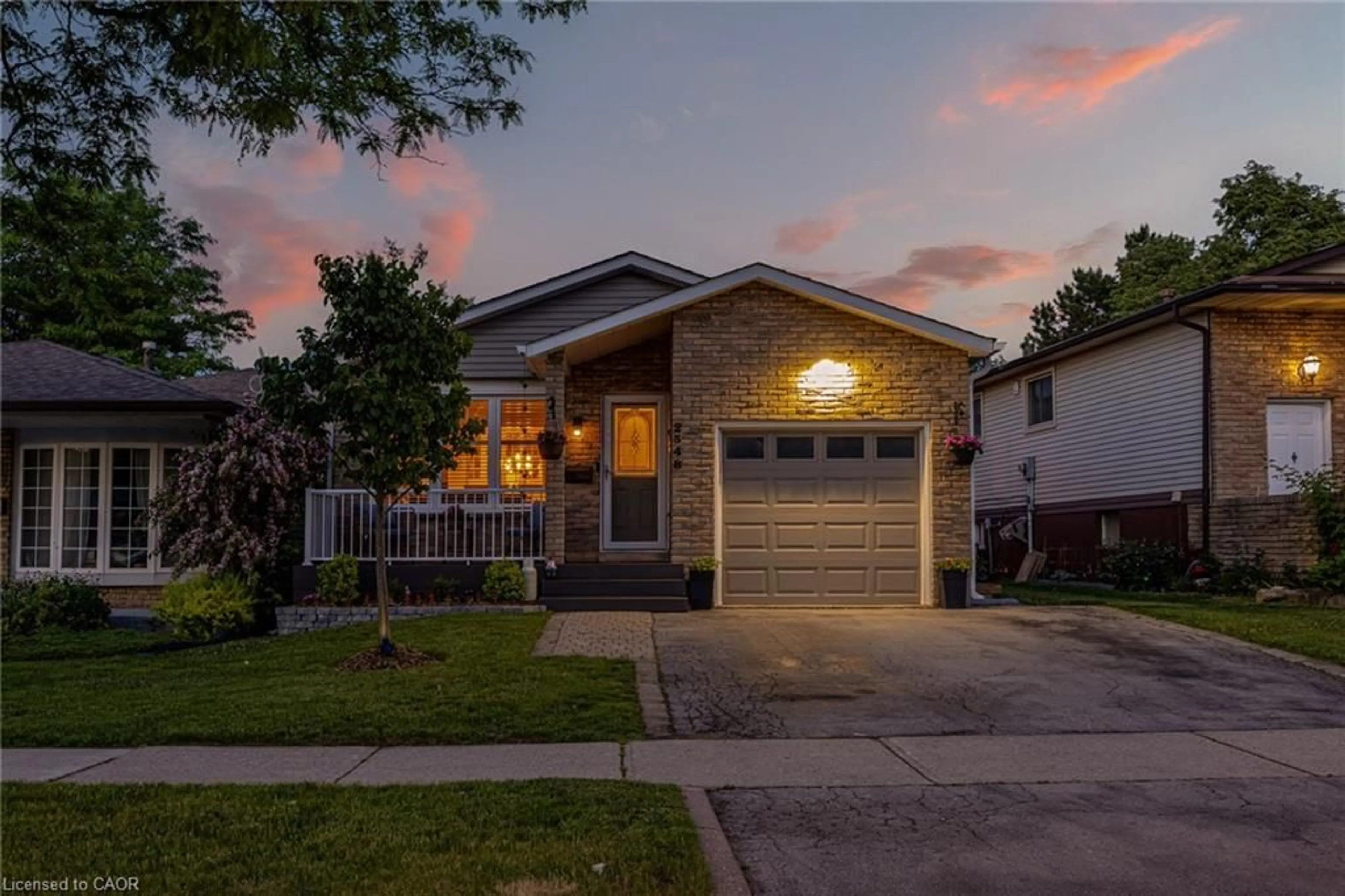 Home with brick exterior material, street for 2348 Malcolm Cres, Burlington Ontario L7P 4H4