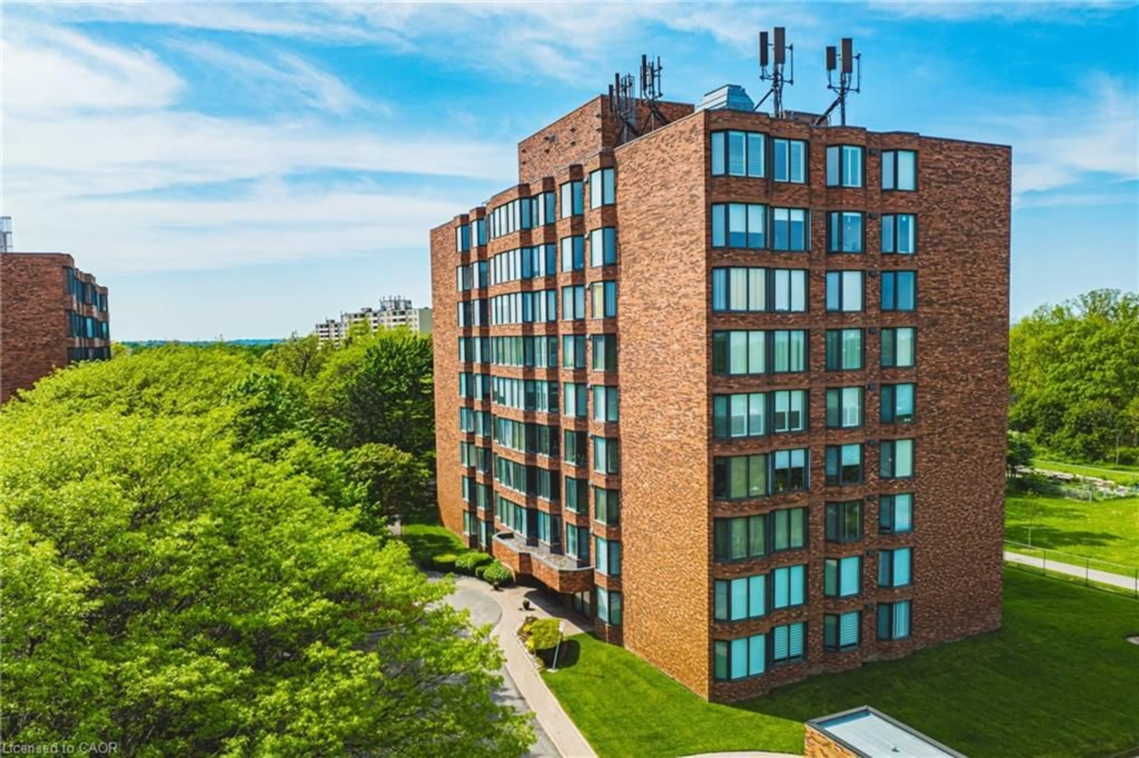 A pic from outside/outdoor area/front of a property/back of a property/a pic from drone, building for 180 Limeridge Rd #103, Hamilton Ontario L9C 7H7