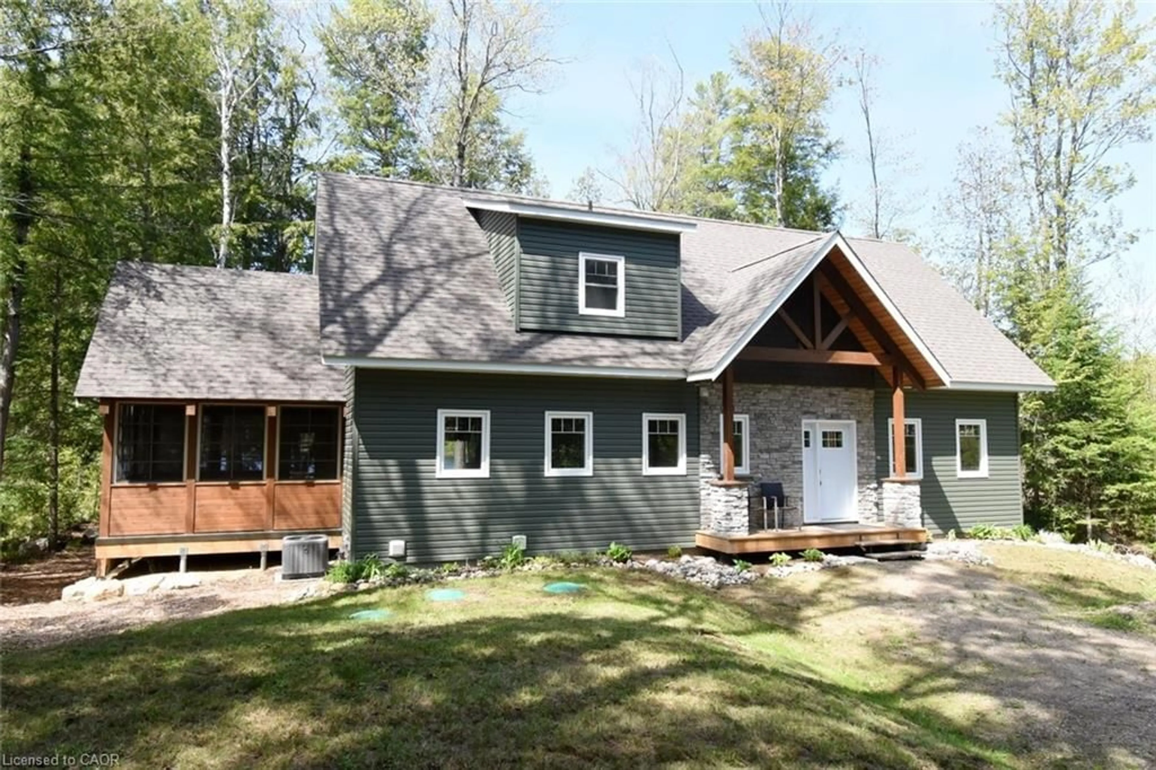Home with vinyl exterior material, unknown for 1417 Dickie Lake Rd, Baysville Ontario P0B 1A0