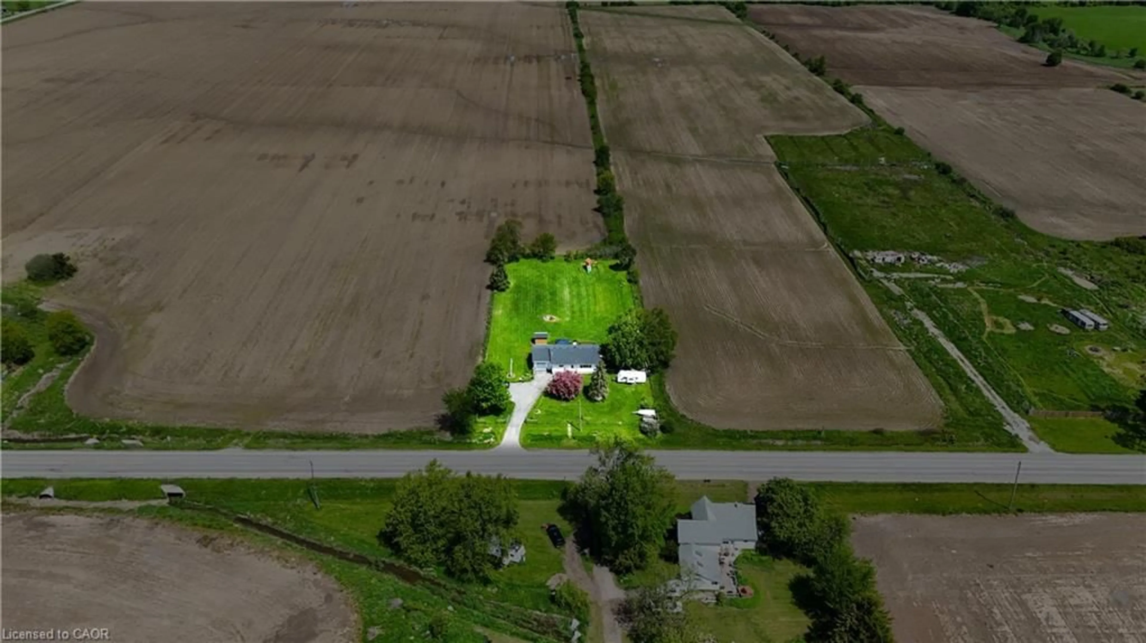A pic from outside/outdoor area/front of a property/back of a property/a pic from drone, street for 5391 Rainham Rd, Selkirk Ontario N0A 1P0