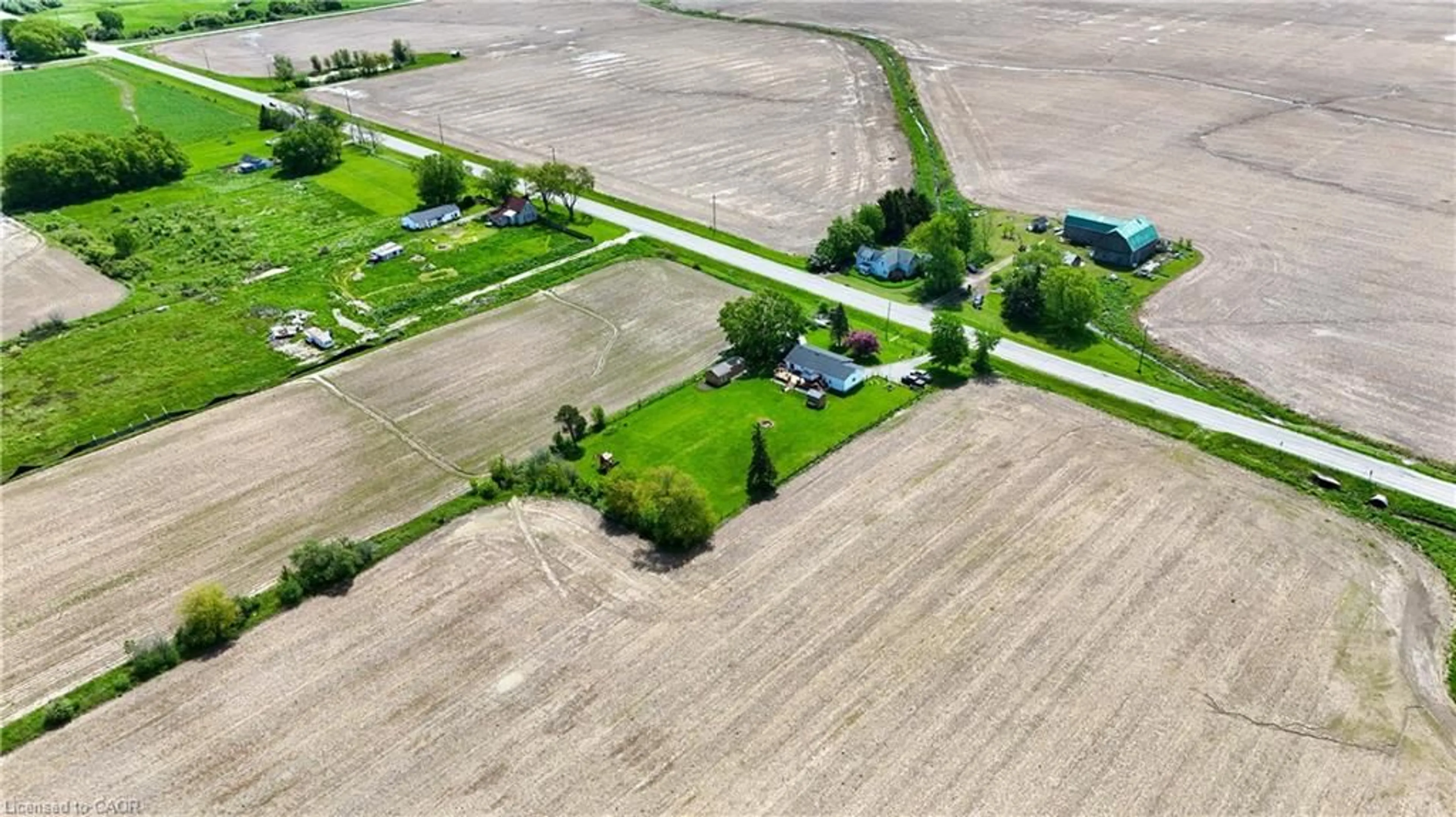 A pic from outside/outdoor area/front of a property/back of a property/a pic from drone, street for 5391 Rainham Rd, Selkirk Ontario N0A 1P0