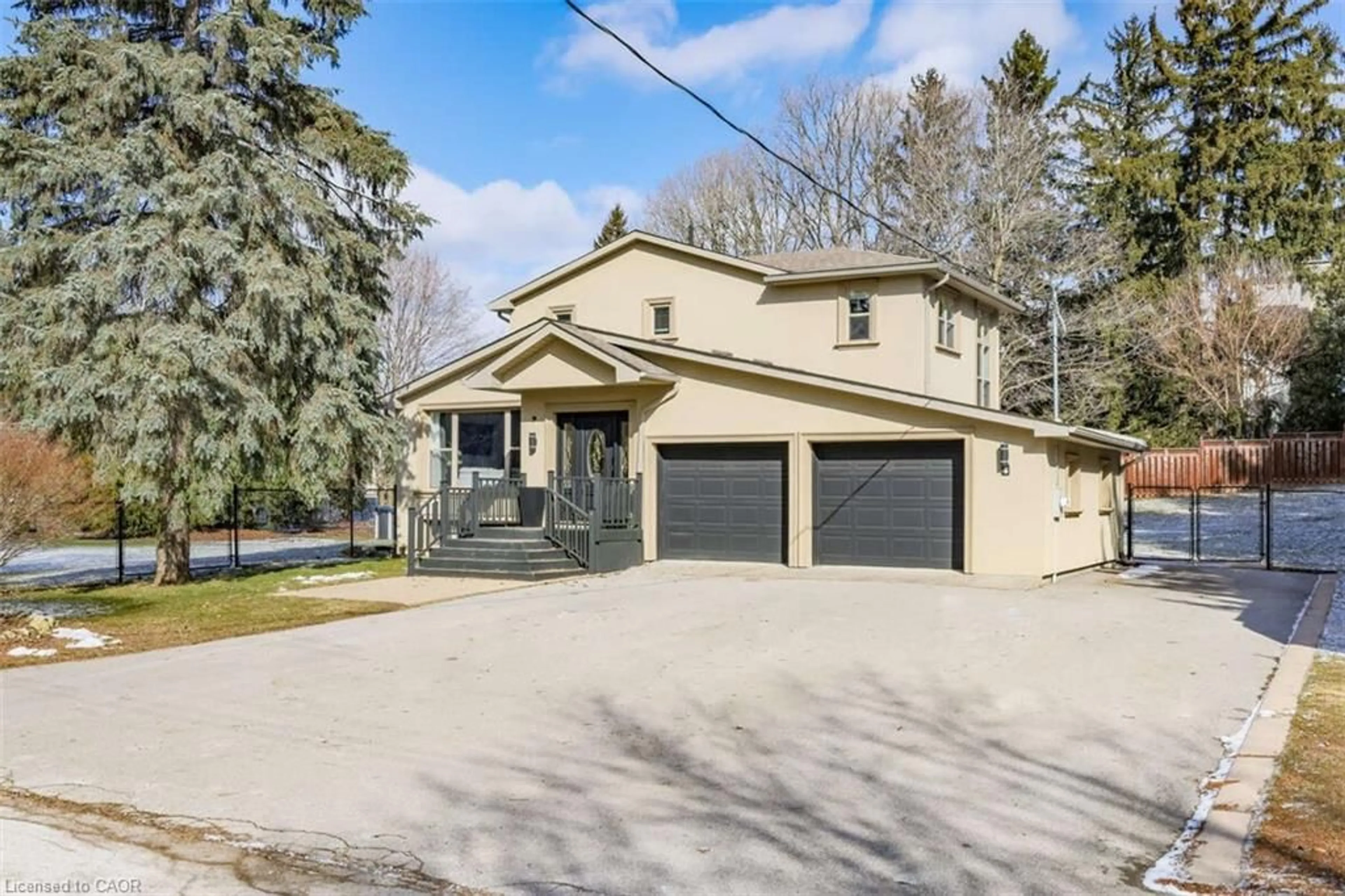 Unknown for 4 Peter St, Flamborough Ontario L8B 0Z4