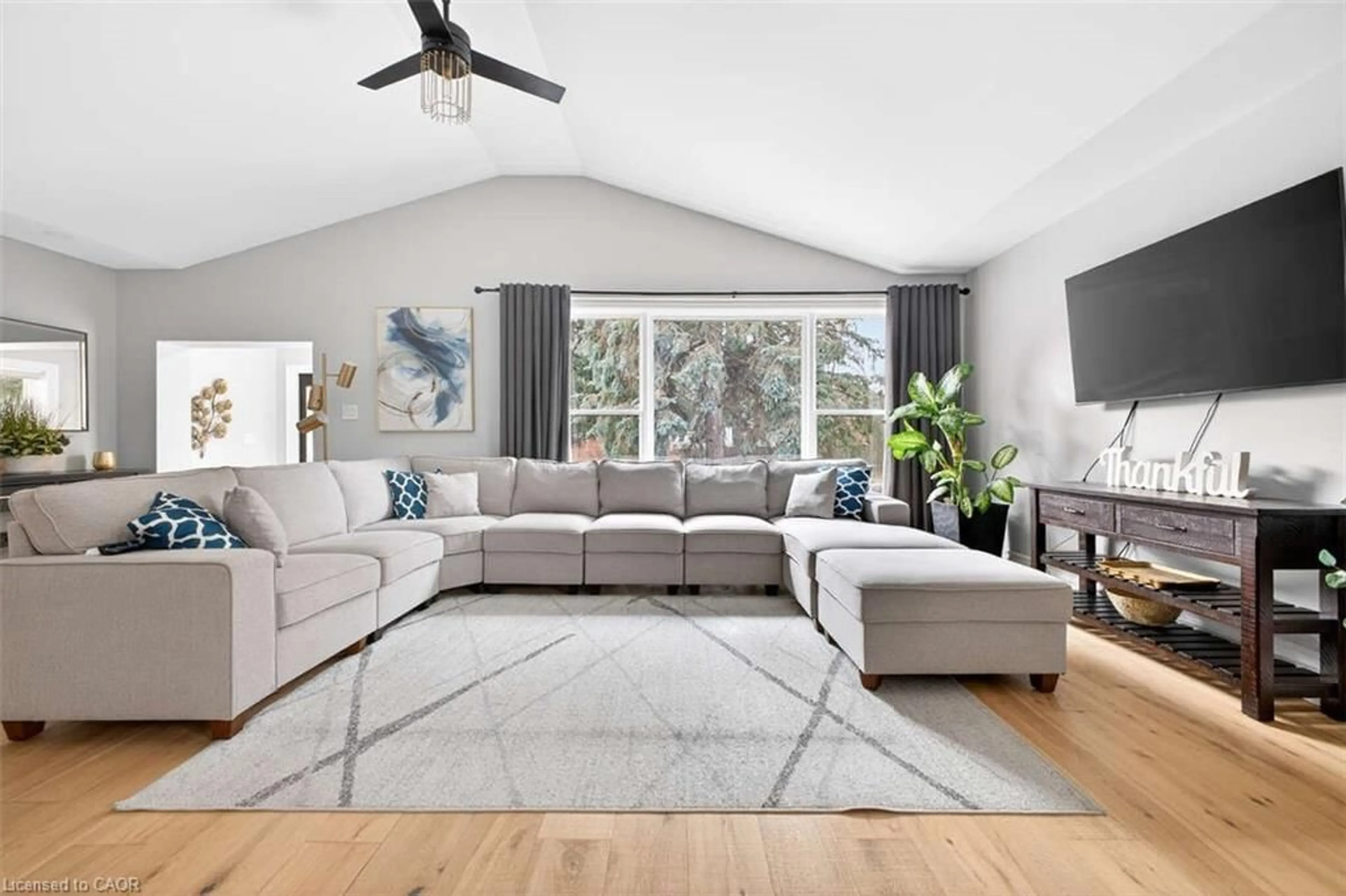 Living room with furniture, unknown for 4 Peter St, Flamborough Ontario L8B 0Z4
