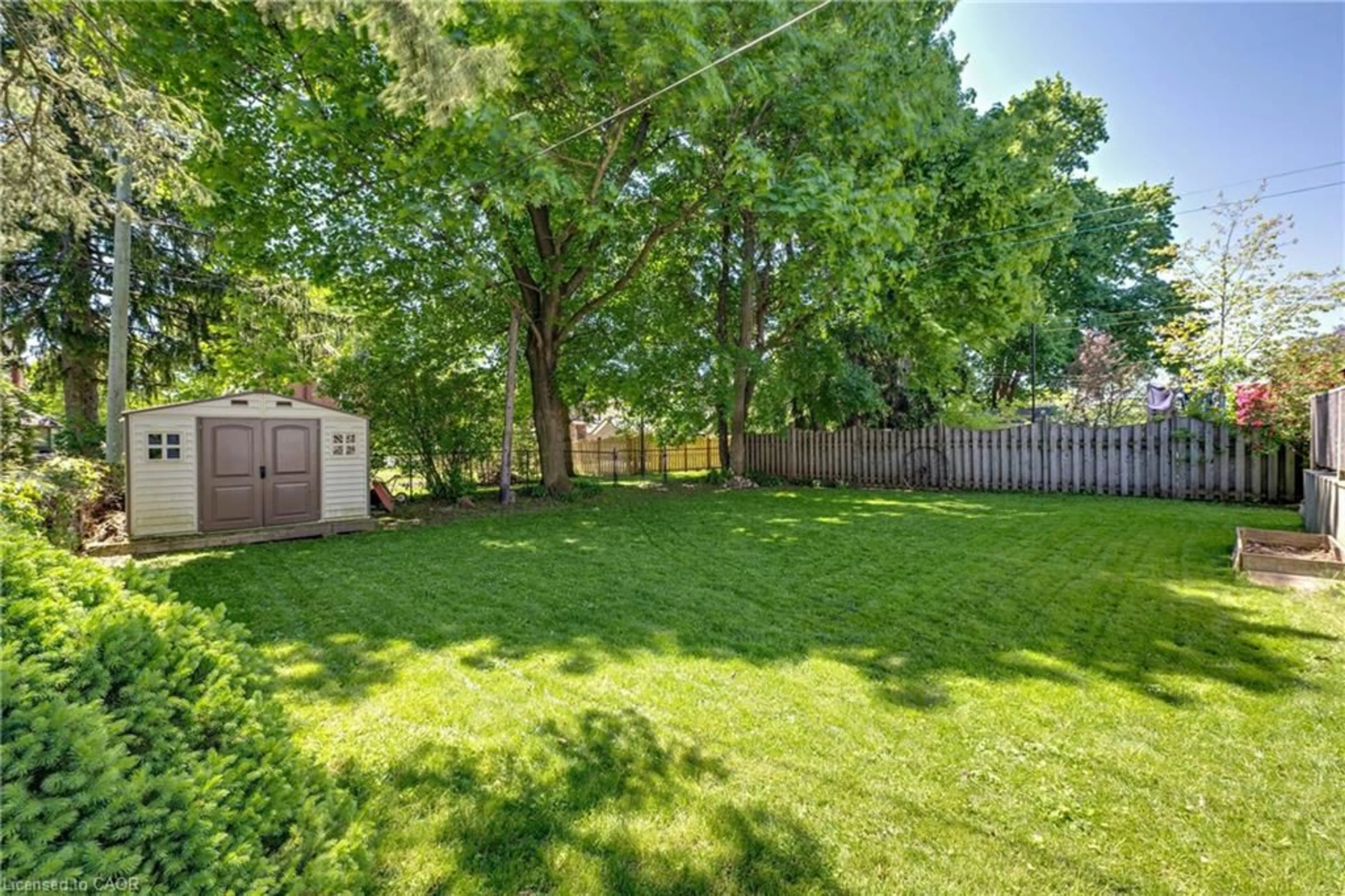 Patio, unknown for 9 Park Ave, Elmira Ontario N3B 1K9