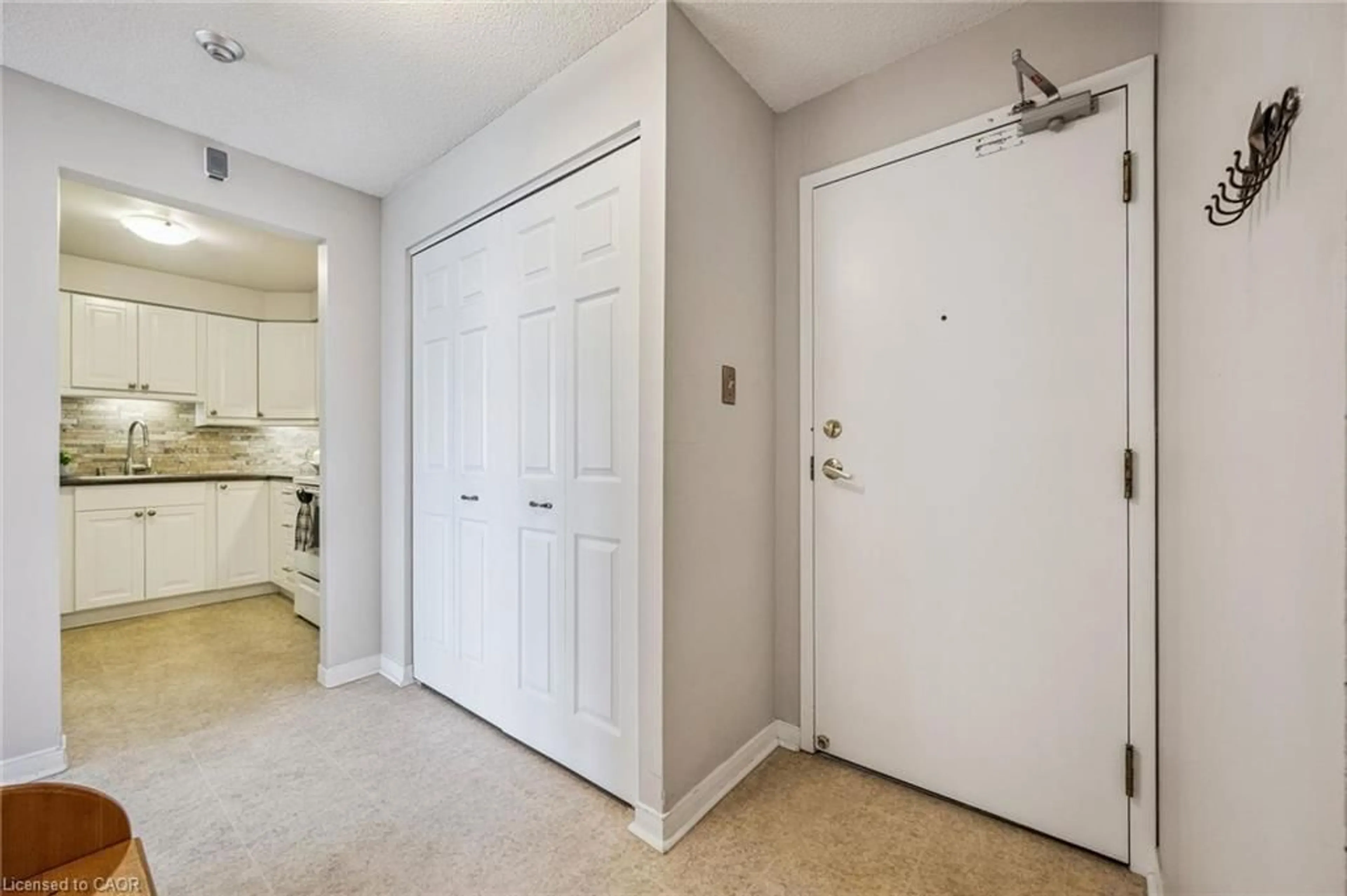 Indoor entryway for 1414 King St #1205, Kitchener Ontario N2G 4T8