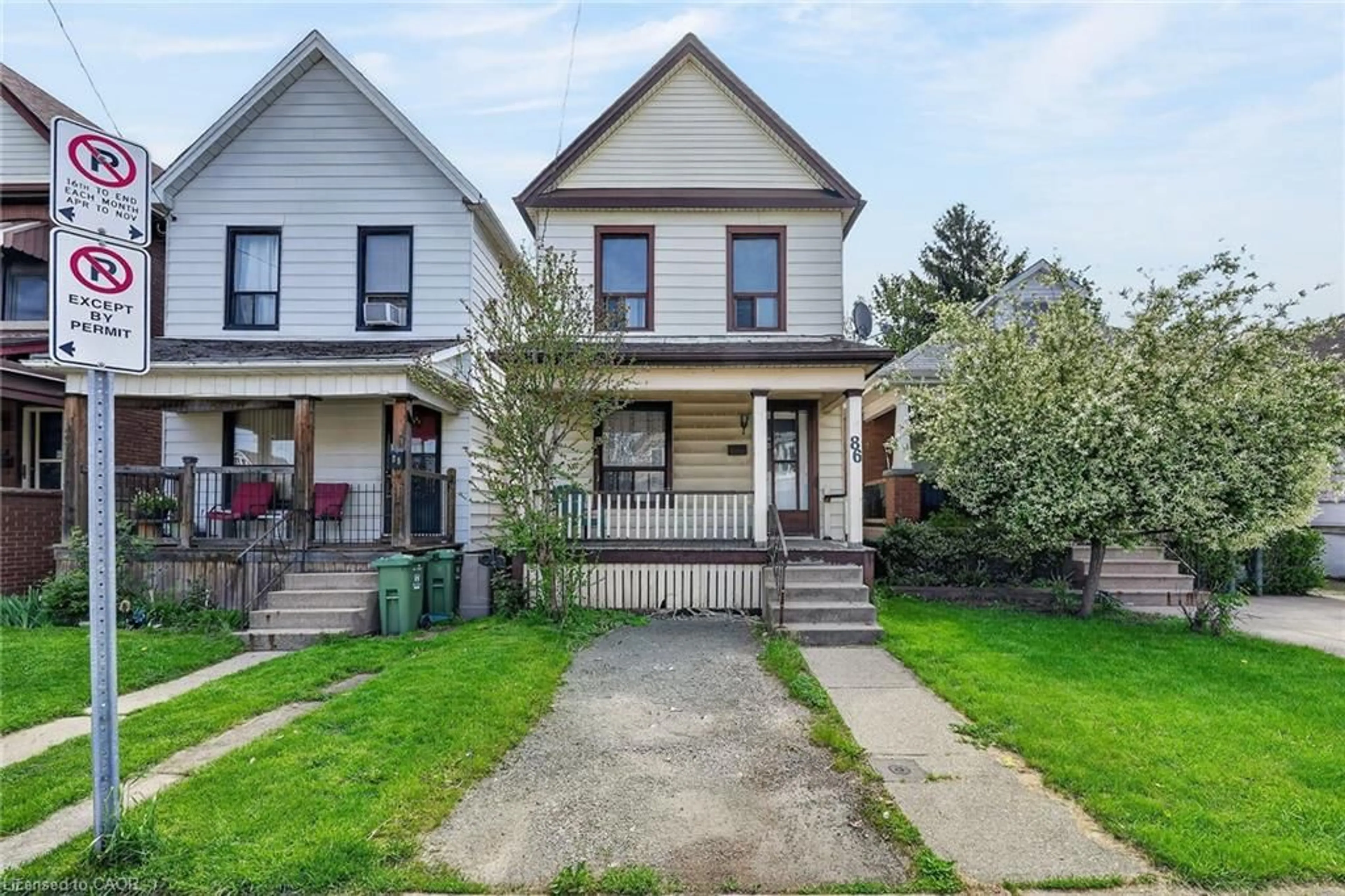 Home with vinyl exterior material, street for 86 Belview Ave, Hamilton Ontario L8L 7K8