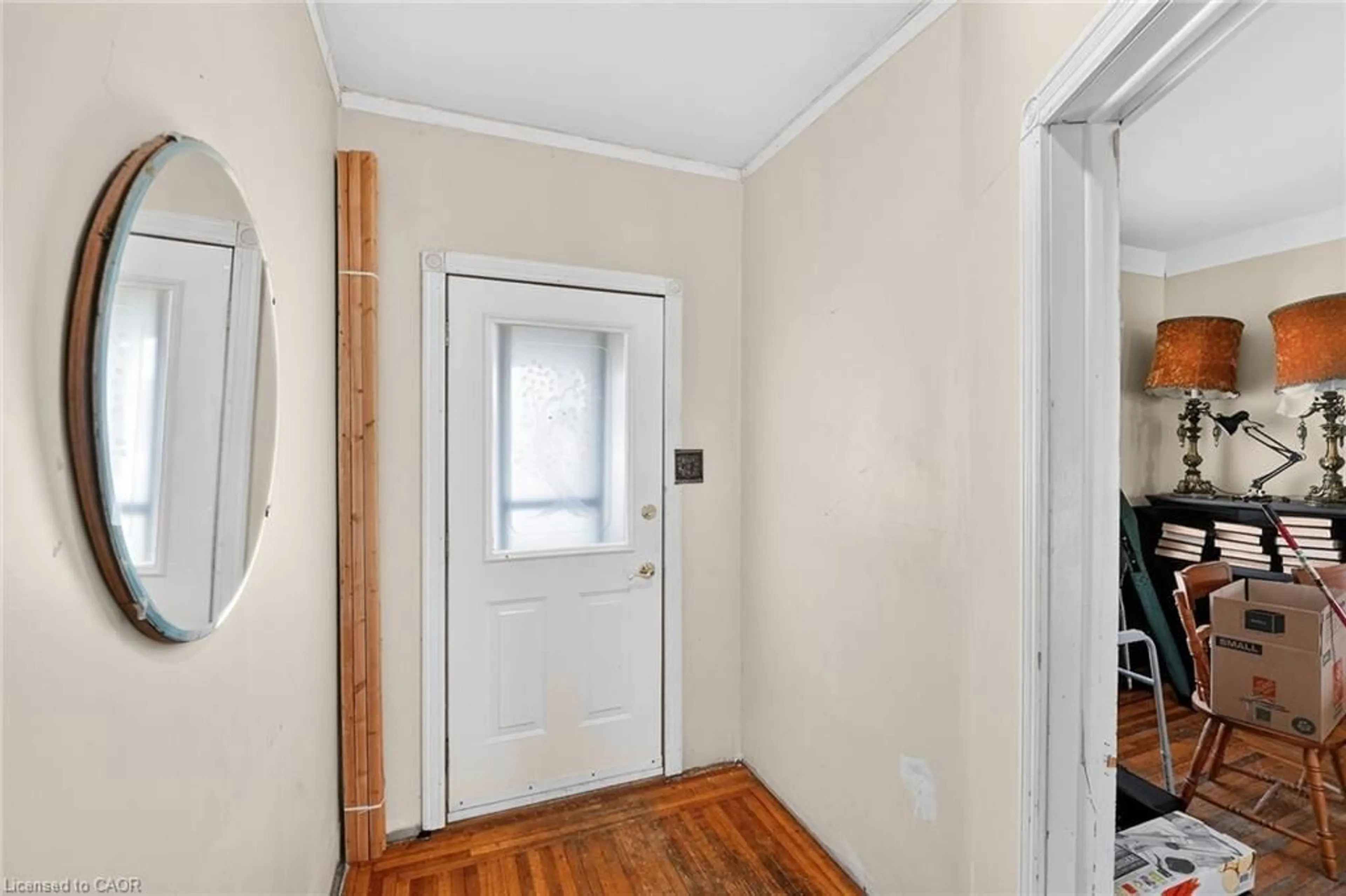 Indoor entryway for 86 Belview Ave, Hamilton Ontario L8L 7K8