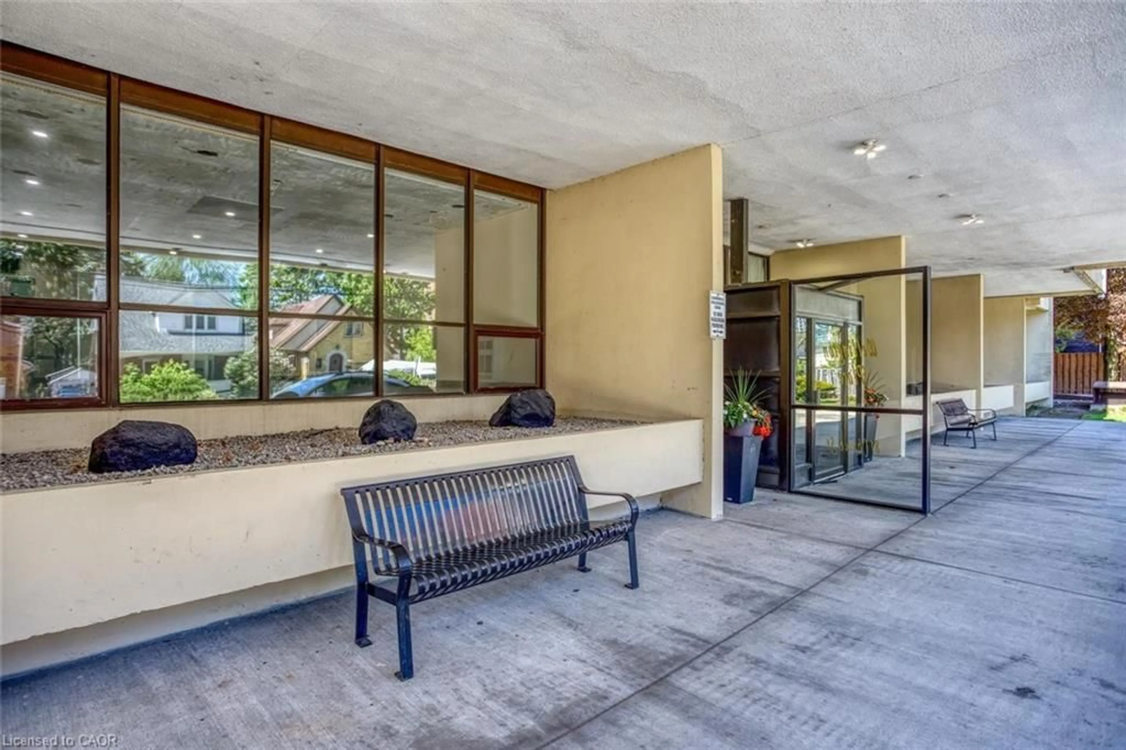 Lobby for 81 Church St #606, Kitchener Ontario N2G 4M1