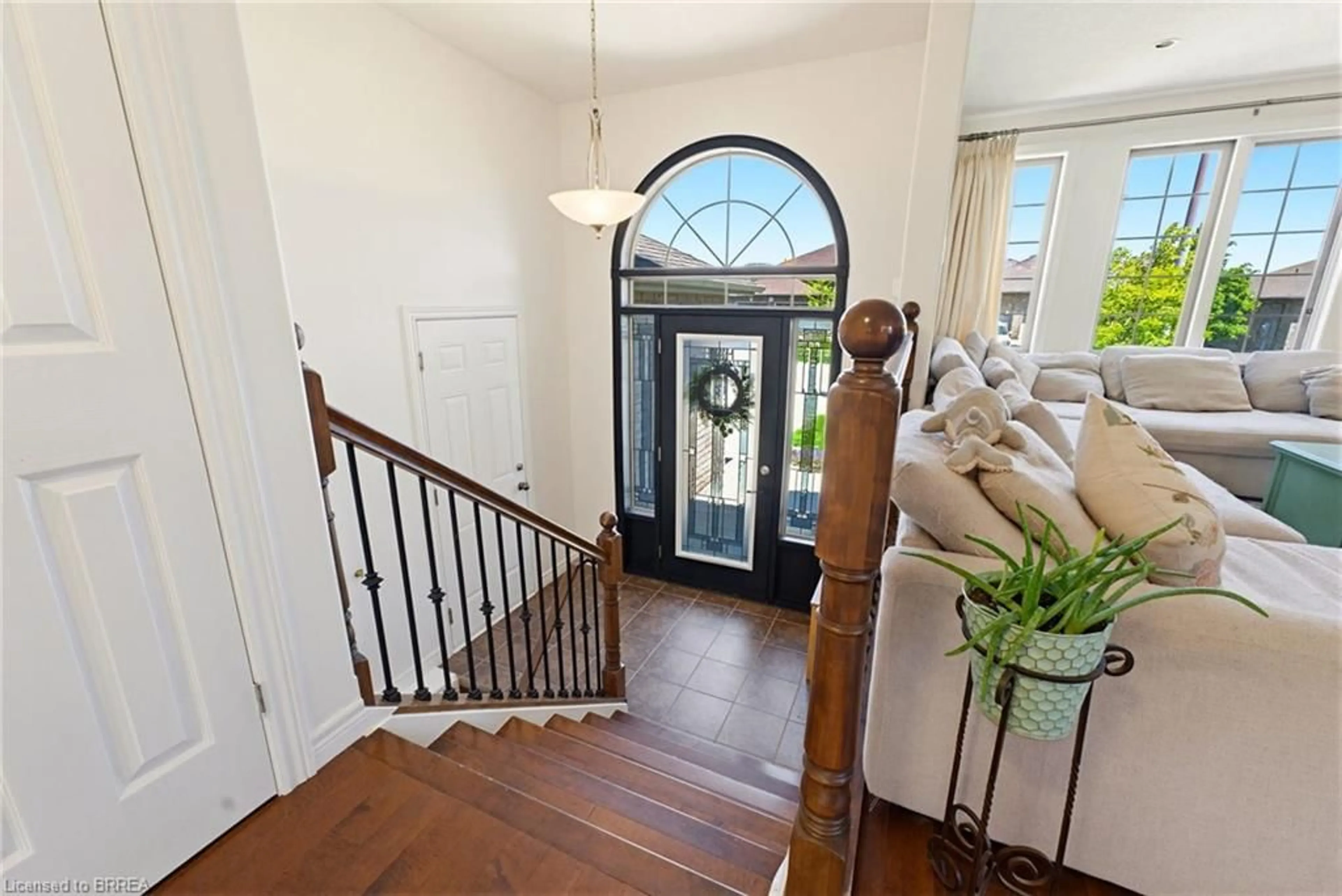 Indoor entryway for 118 Willits Cres, St. George Ontario N0E 1N0