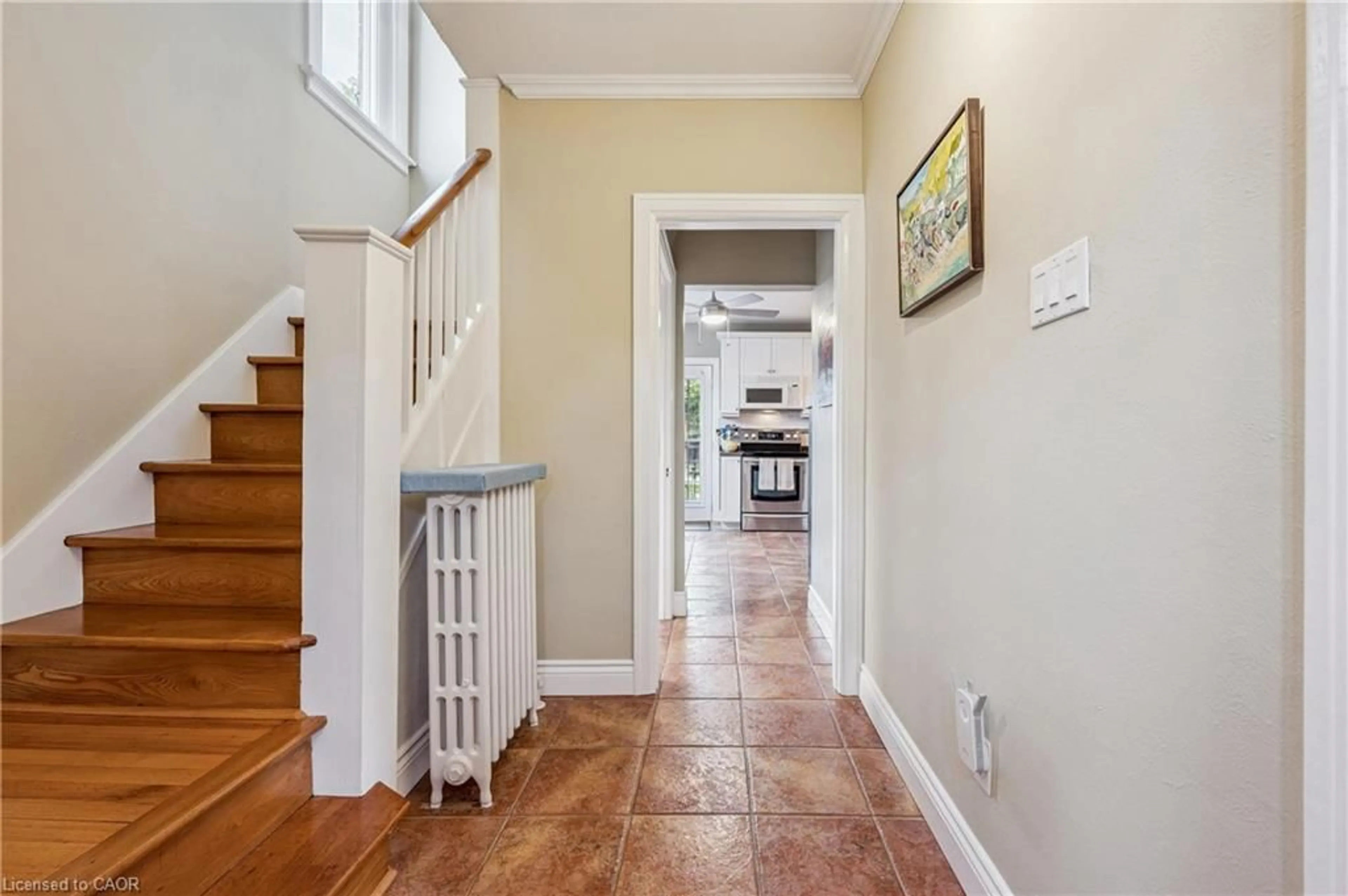 Indoor entryway for 128 Wilhelm St, Kitchener Ontario N2H 5S5