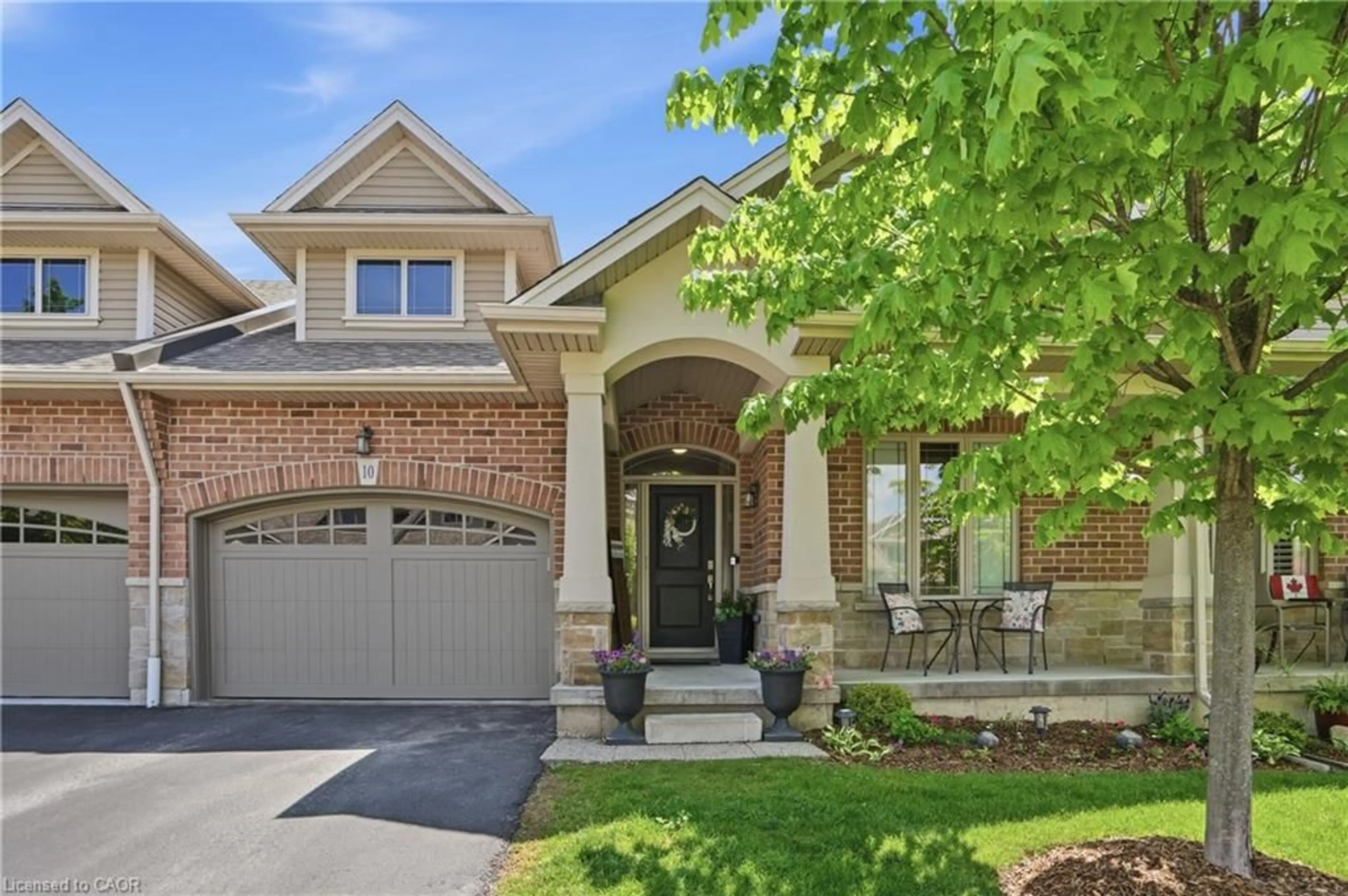 Home with brick exterior material, street for 10 Grant St, Smithville Ontario L0R 2A0
