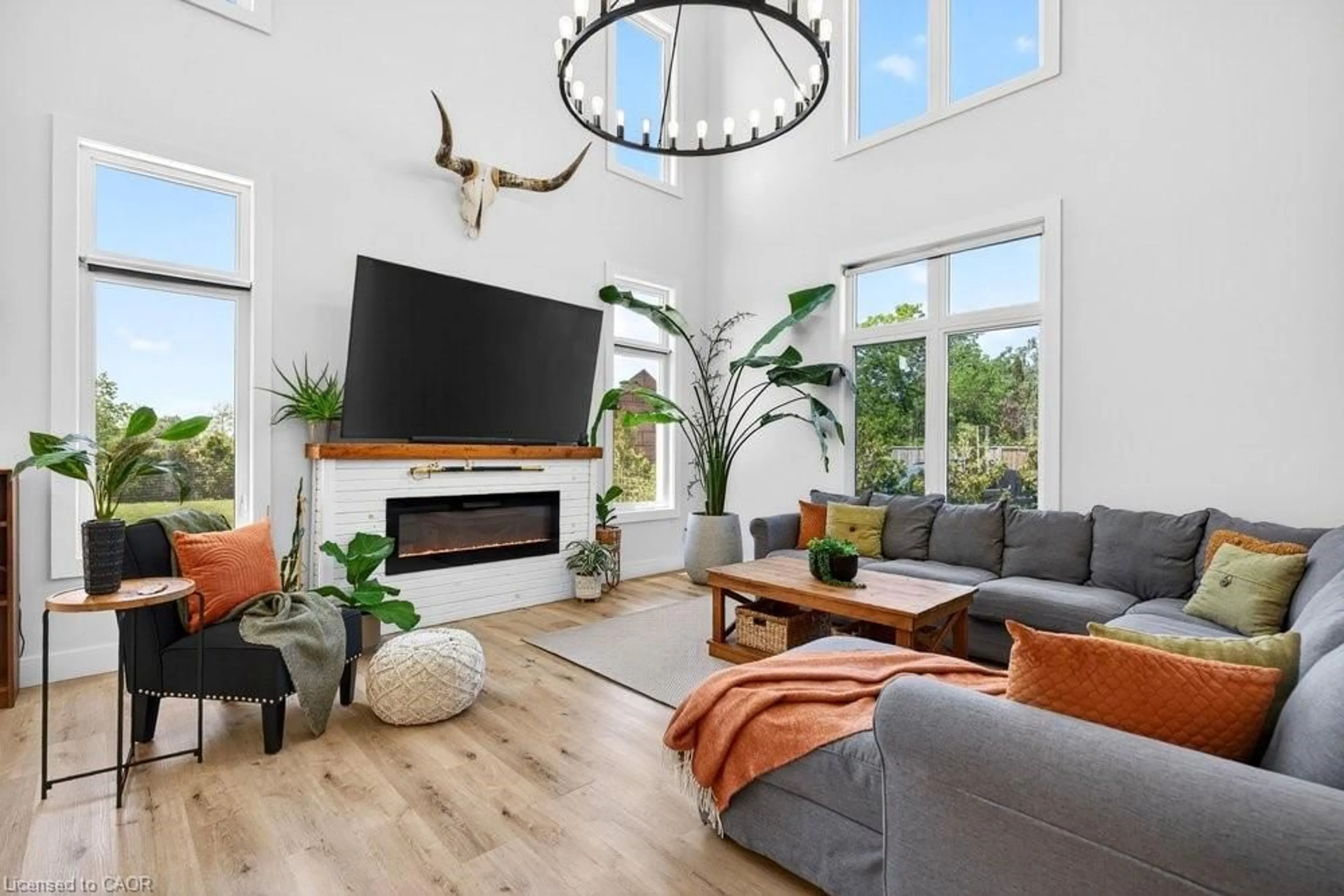 Living room with furniture, unknown for 4286 Victoria Ave, Vineland Station Ontario L0R 2E0