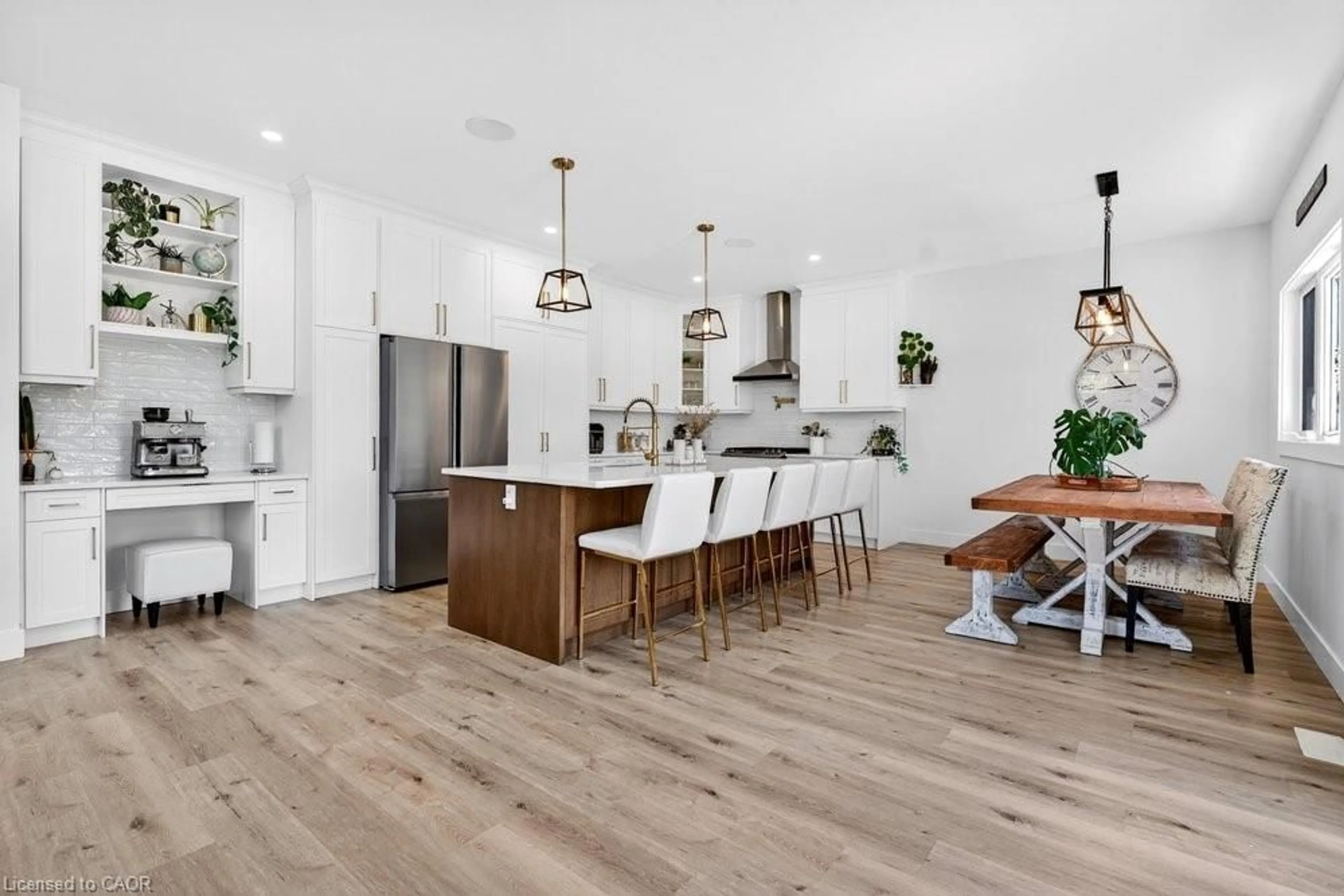 Open concept kitchen, wood/laminate floor for 4286 Victoria Ave, Vineland Station Ontario L0R 2E0