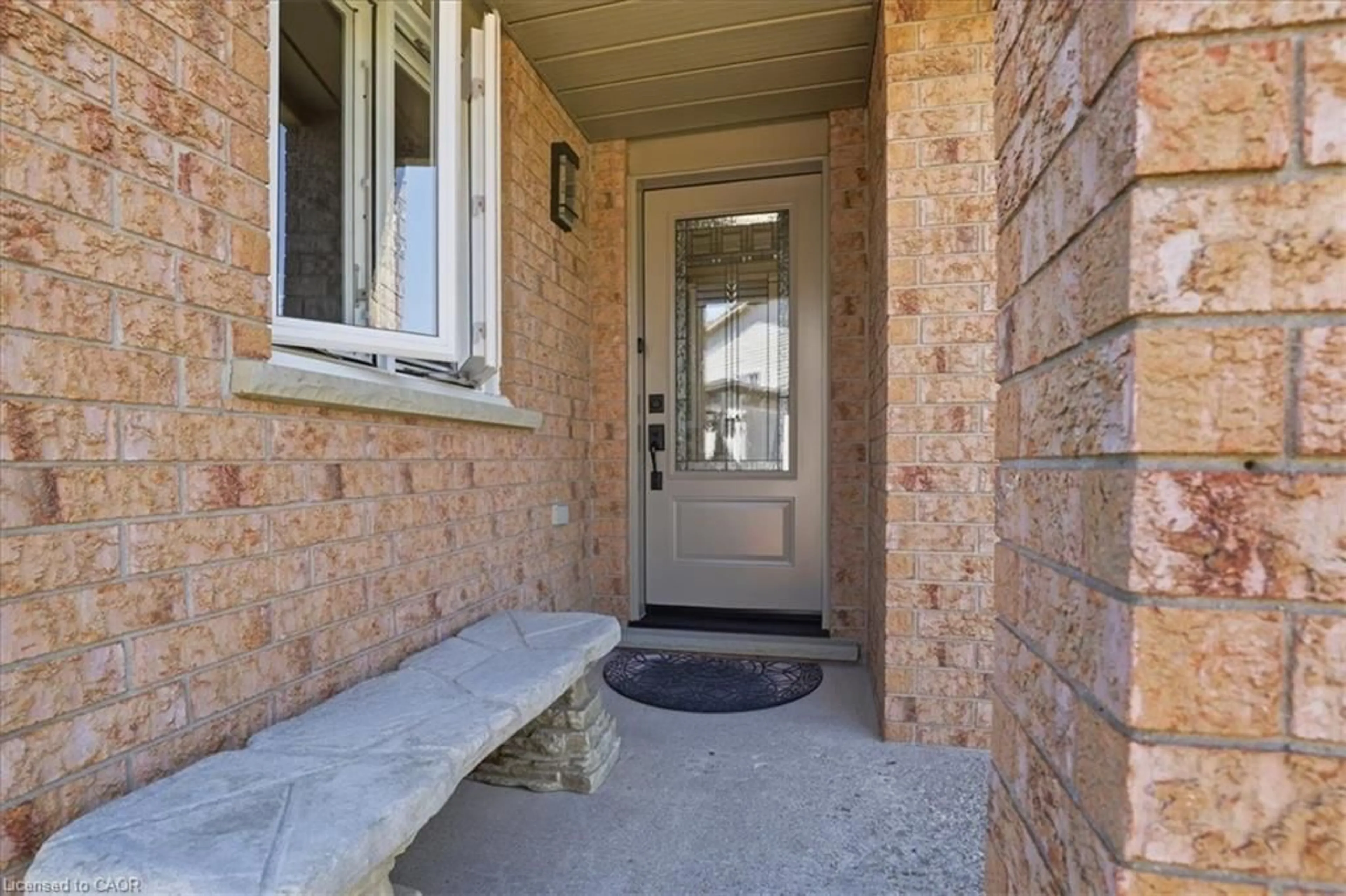 Indoor entryway for 20 Ridgeway Cres, Kitchener Ontario N2E 3M3